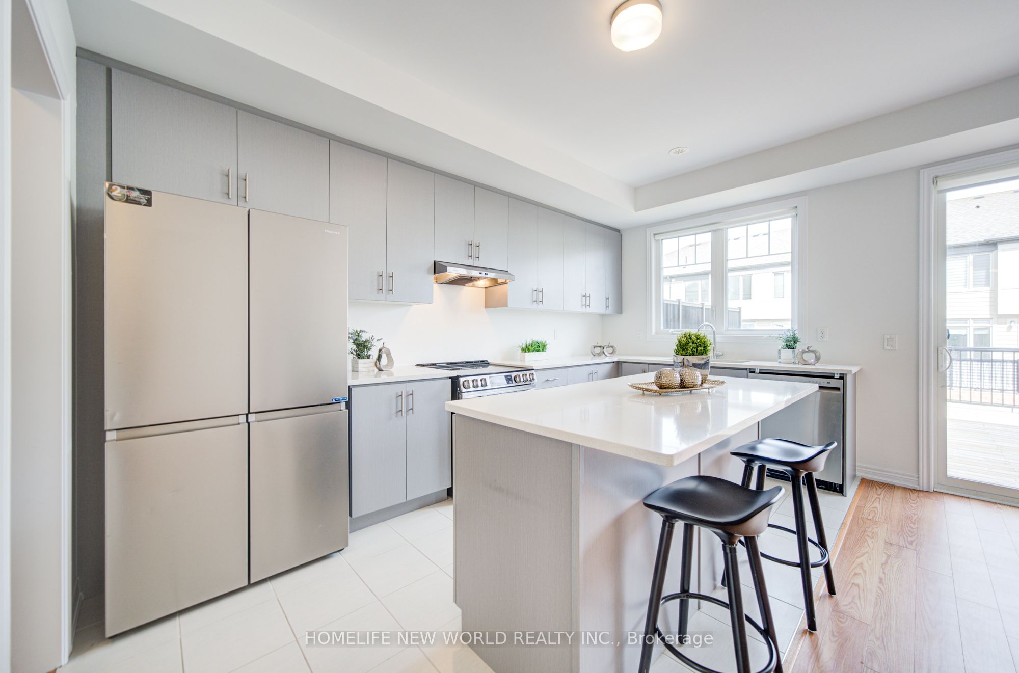 132 Lageer Drive, Whitchurch-Stouffville, ON L4A 5G2 photo 3