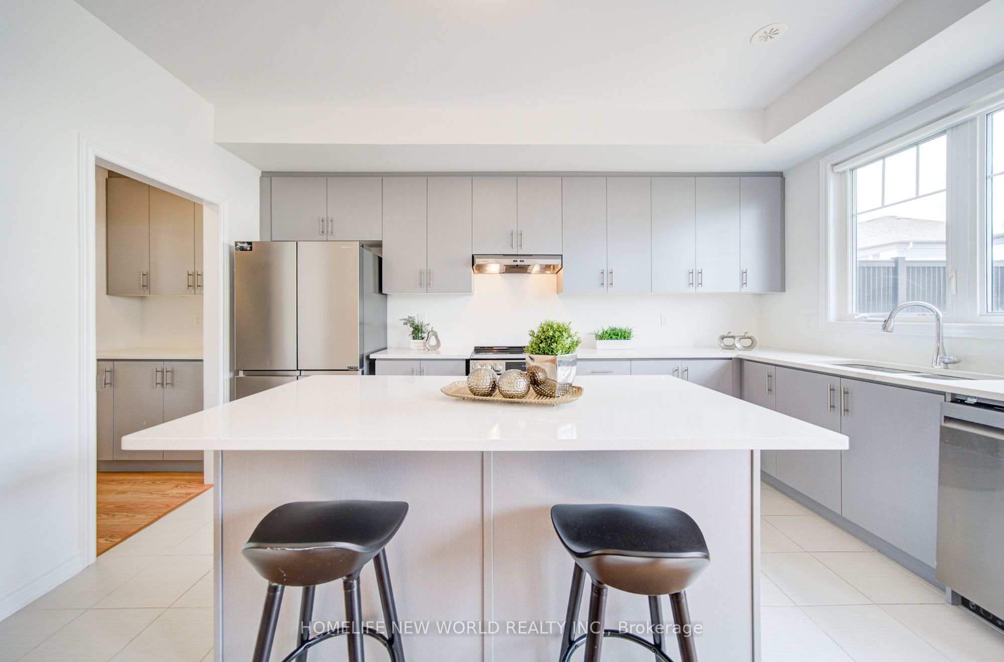 132 Lageer Drive, Whitchurch-Stouffville, ON L4A 5G2 photo 4