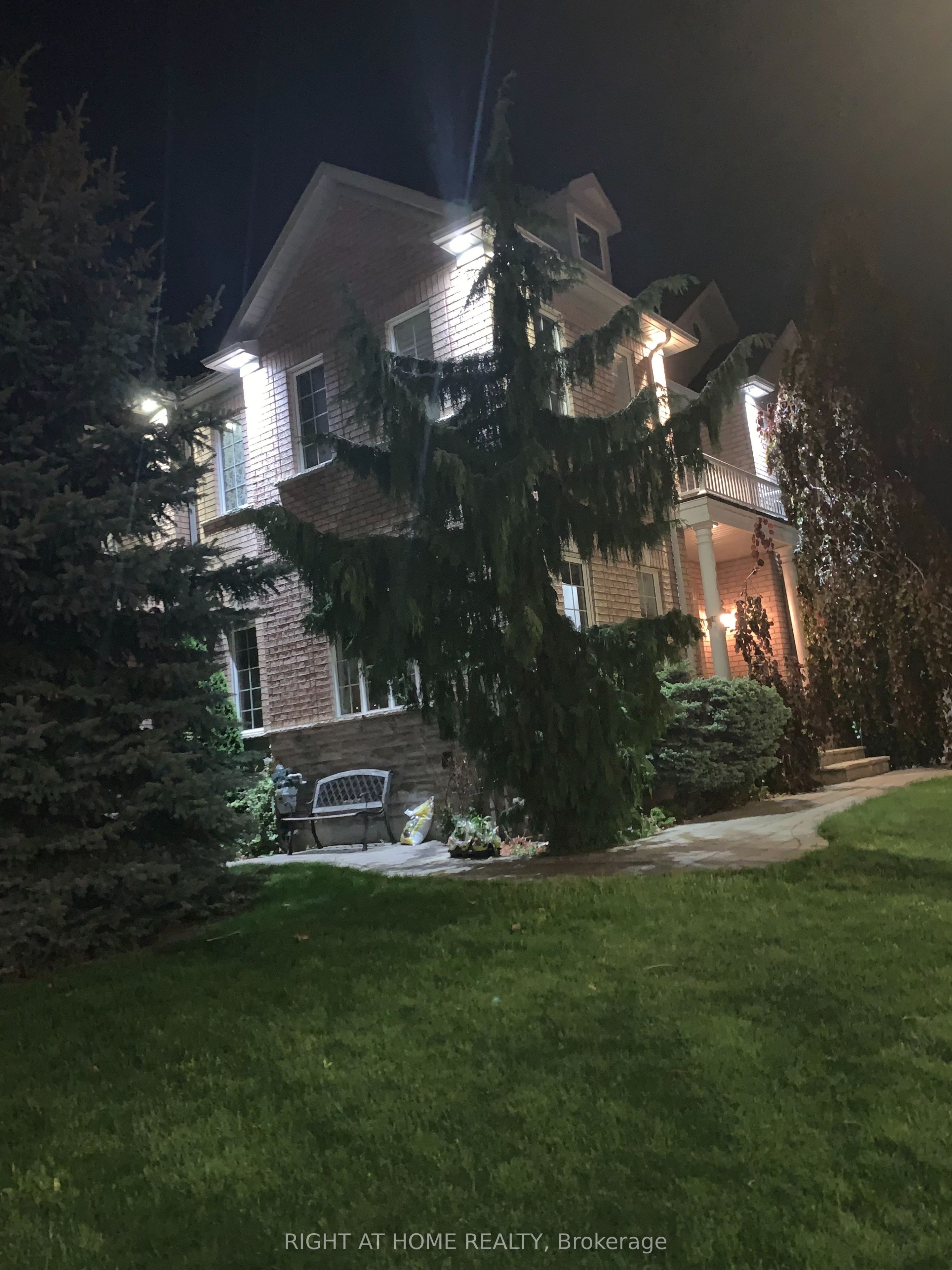 142 Maria Antonia Road Bsmnt, Vaughan, ON L4H 2S8 photo 3