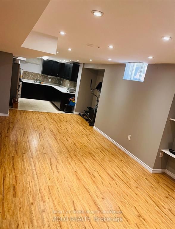 142 Maria Antonia Road Bsmnt, Vaughan, ON L4H 2S8 photo 4