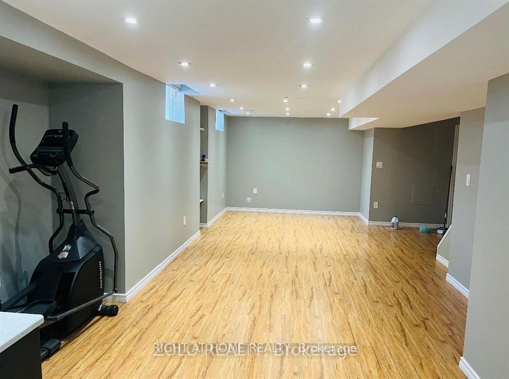 142 Maria Antonia Road Bsmnt, Vaughan, ON L4H 2S8 photo 5