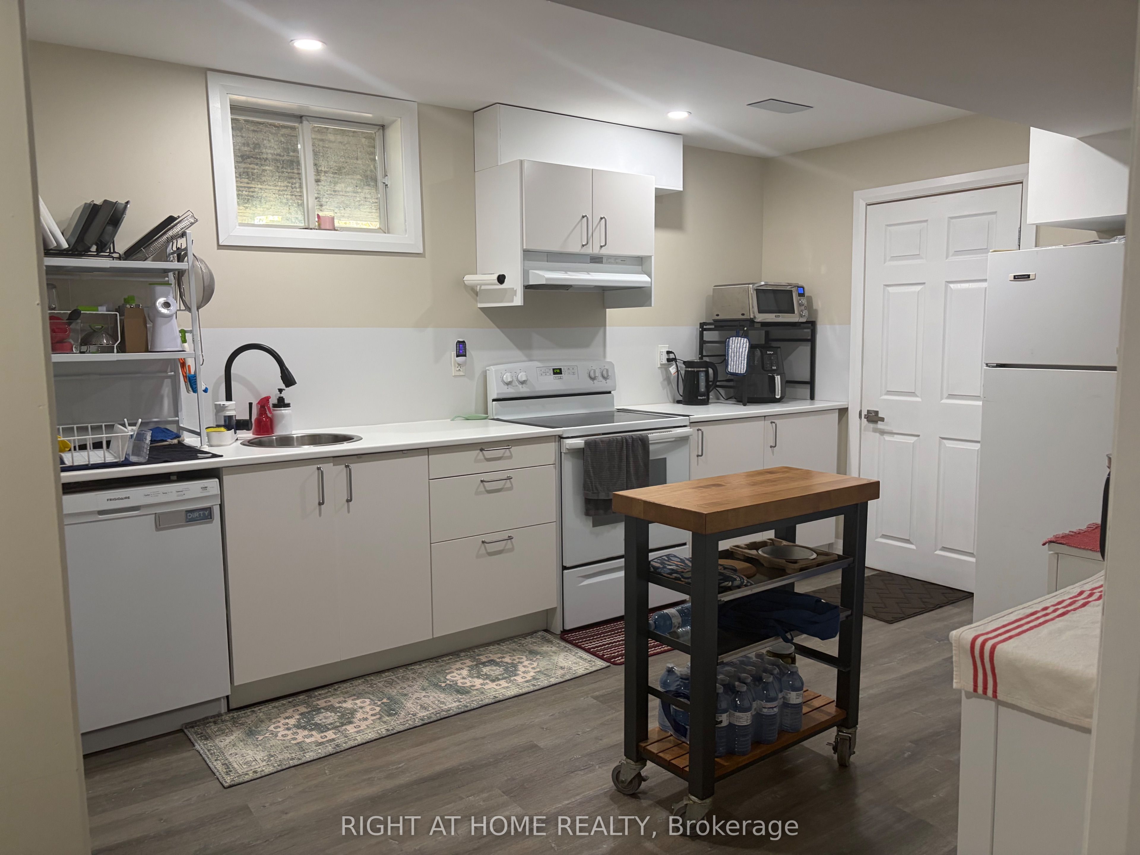 30 French Crescent Lower, East Gwillimbury, ON L9N 1J8 photo 3