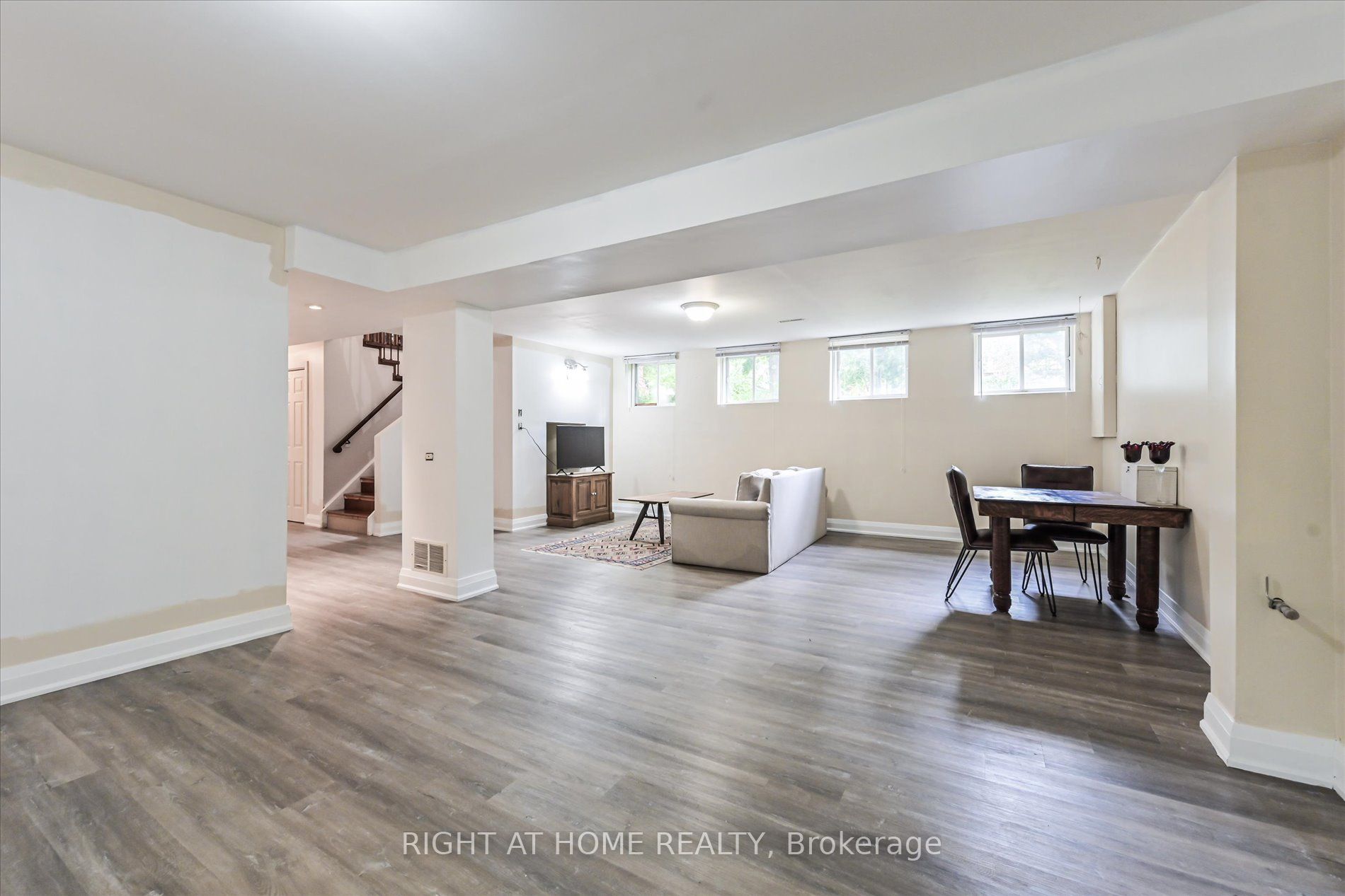 30 French Crescent Lower, East Gwillimbury, ON L9N 1J8 photo 4