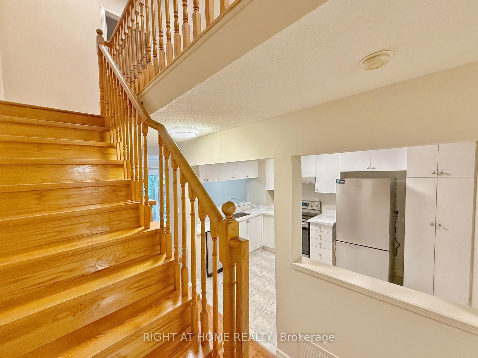 81 Northern Heights Drive, Richmond Hill, ON L4B 4C9 photo 4
