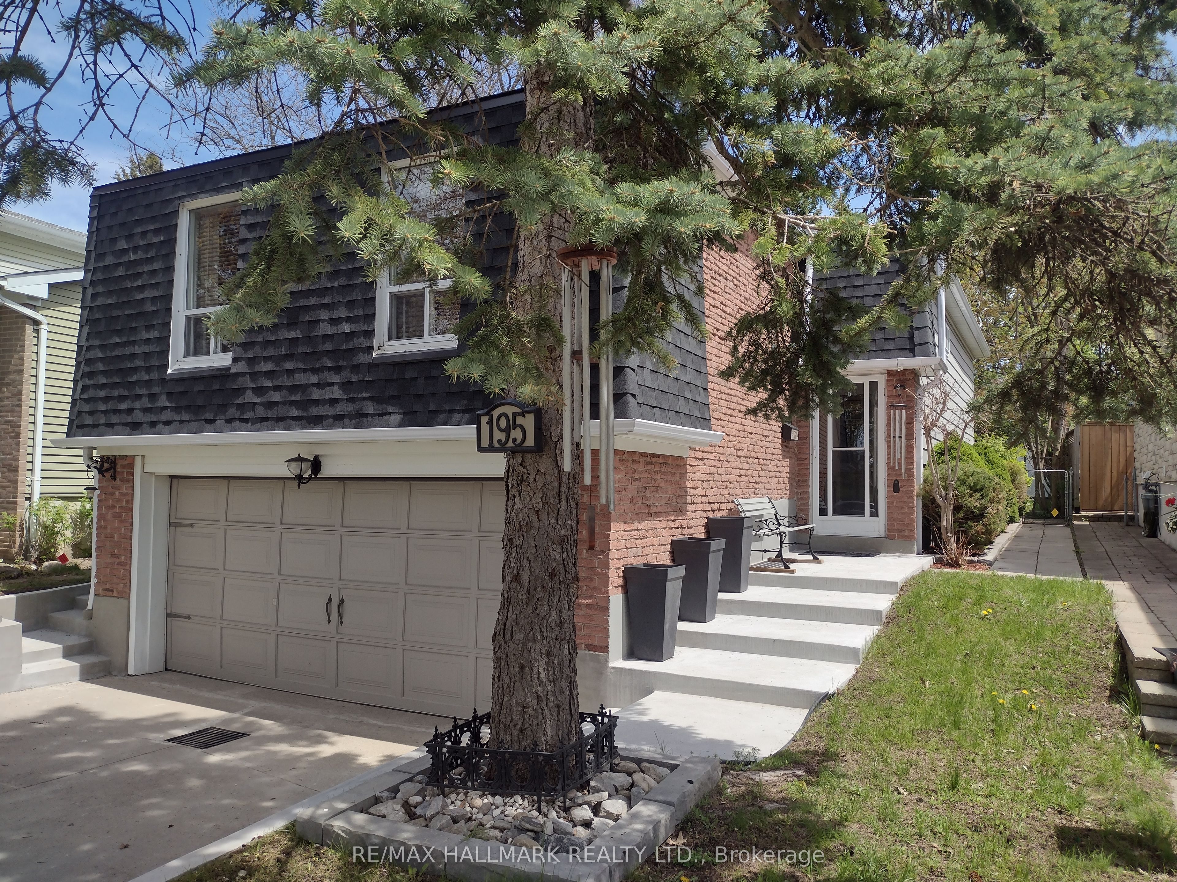 195 Avenue Road, Richmond Hill, ON L4C 4Z7 photo 2