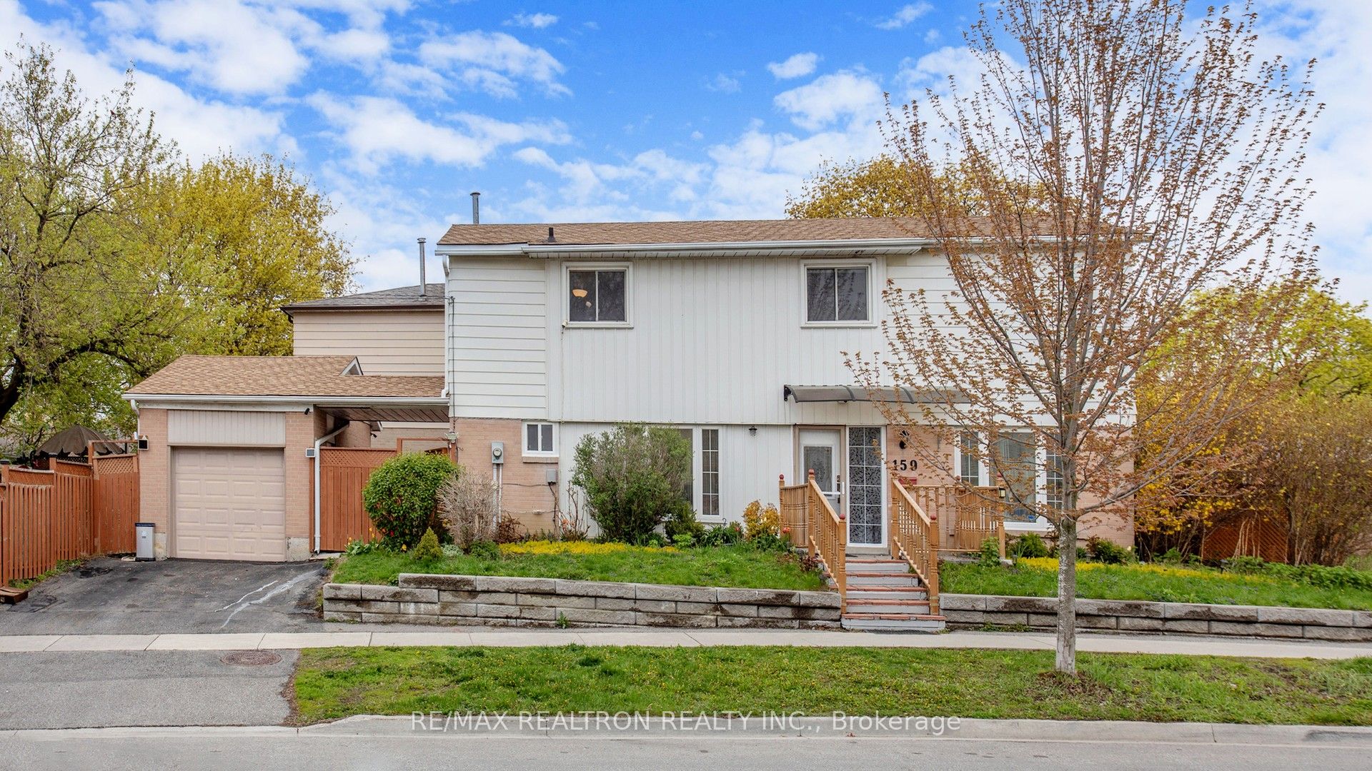 159 Patterson Street, Newmarket, ON L3Y 3L4 photo 2