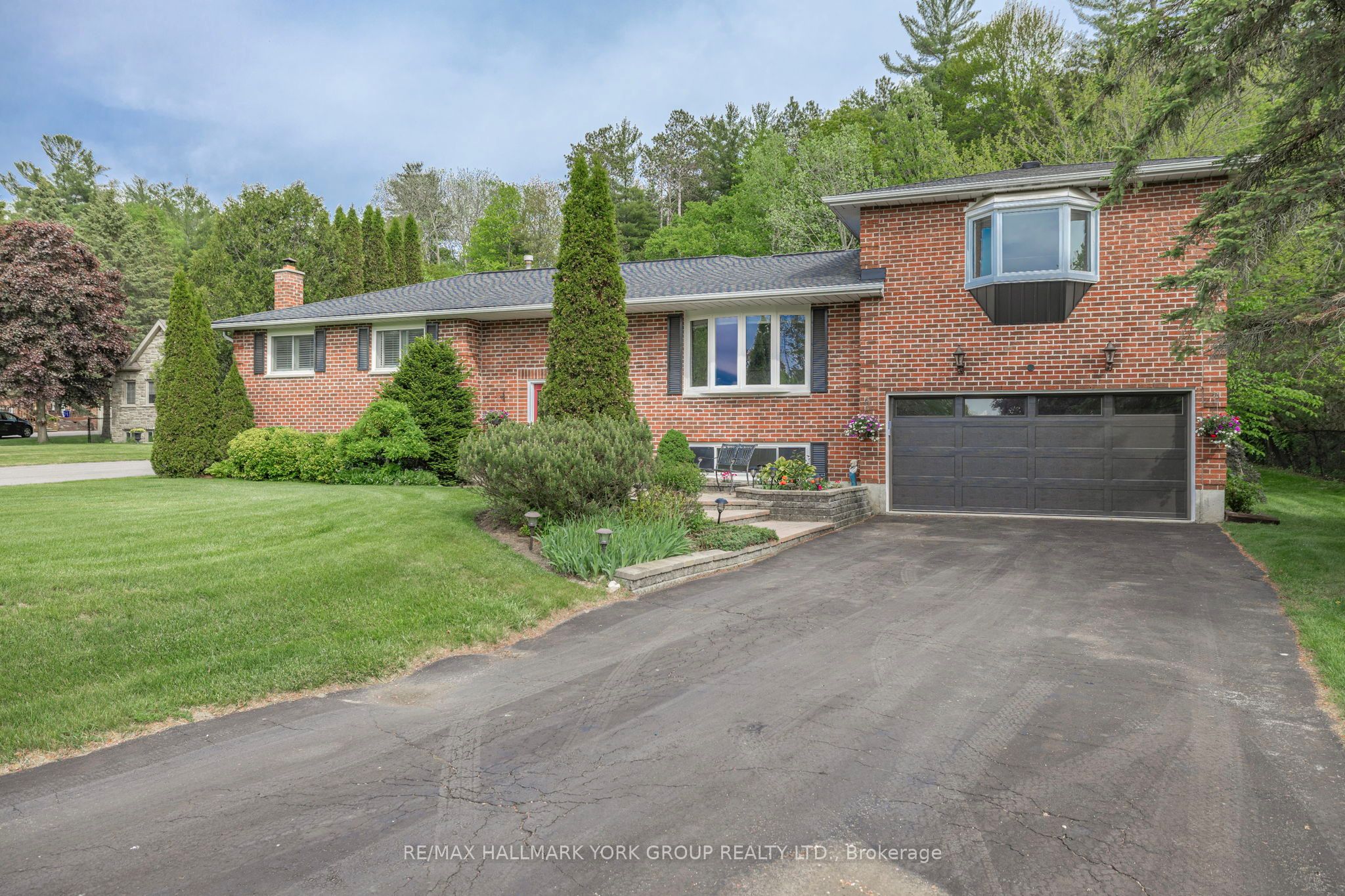 14 Anchor Court, East Gwillimbury, ON L9N 1G1 photo 4