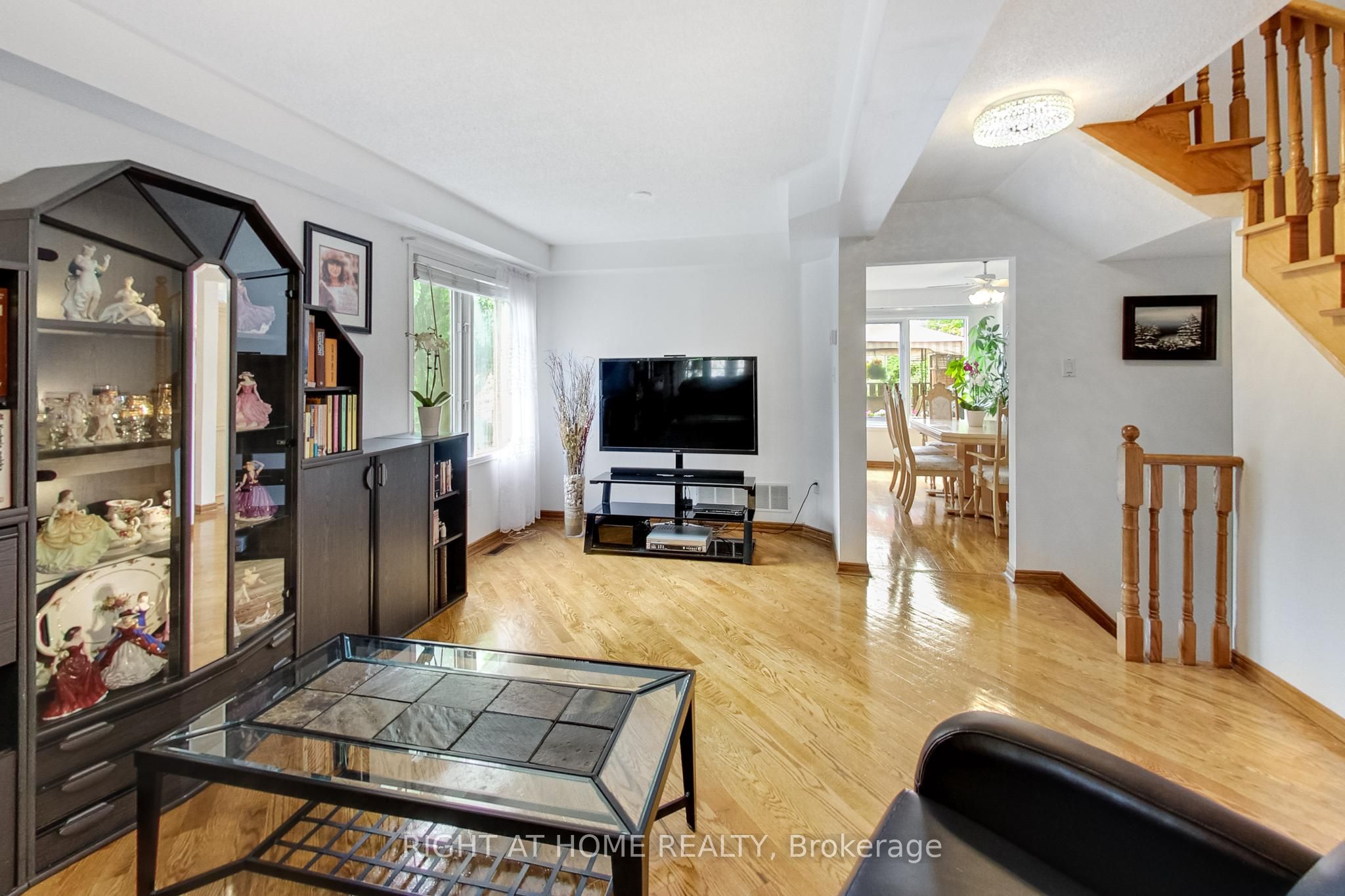28 Foxtail Ridge, Newmarket, ON L3X 1Z6 photo 4