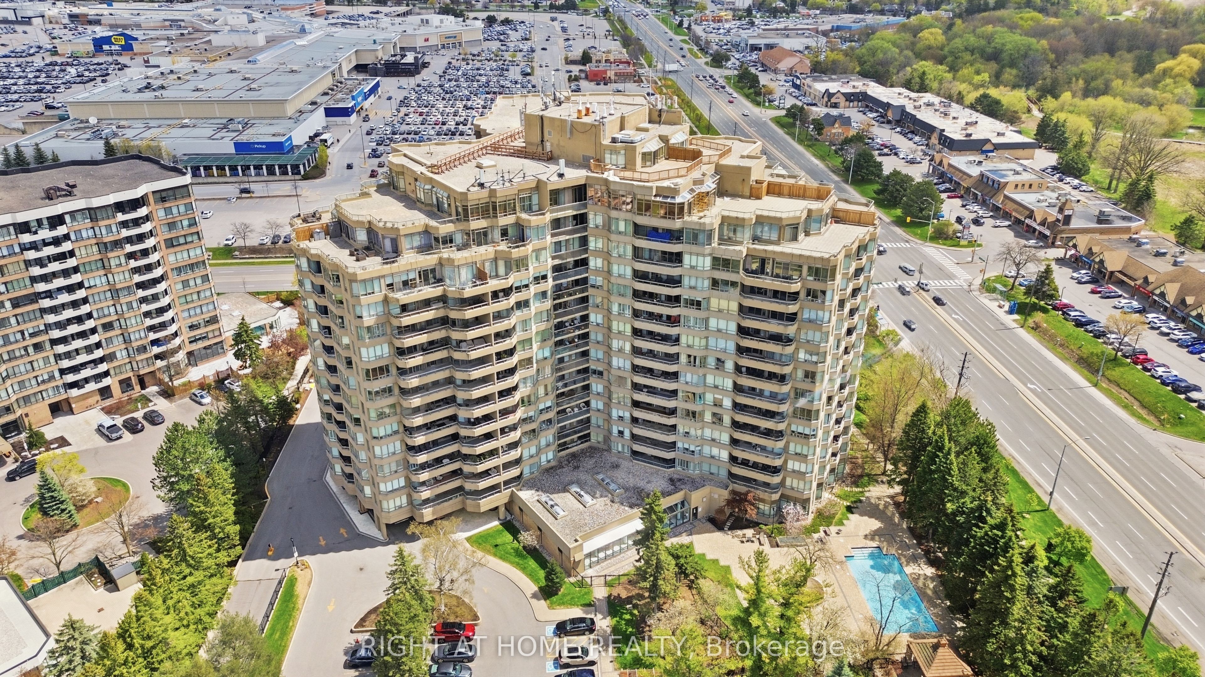 610 BULLOCK Drive 803, Markham, ON L3R 0G1