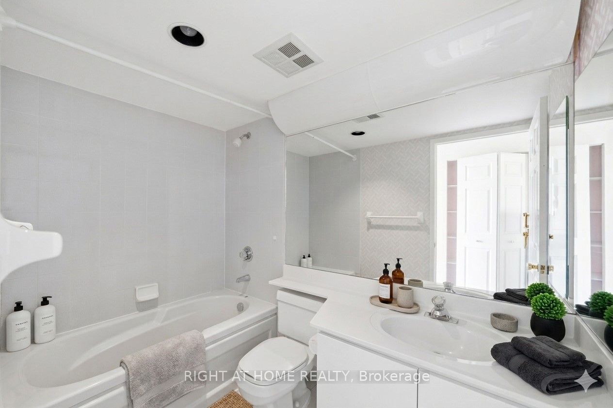 610 BULLOCK Drive 803, Markham, ON L3R 0G1 photo 5