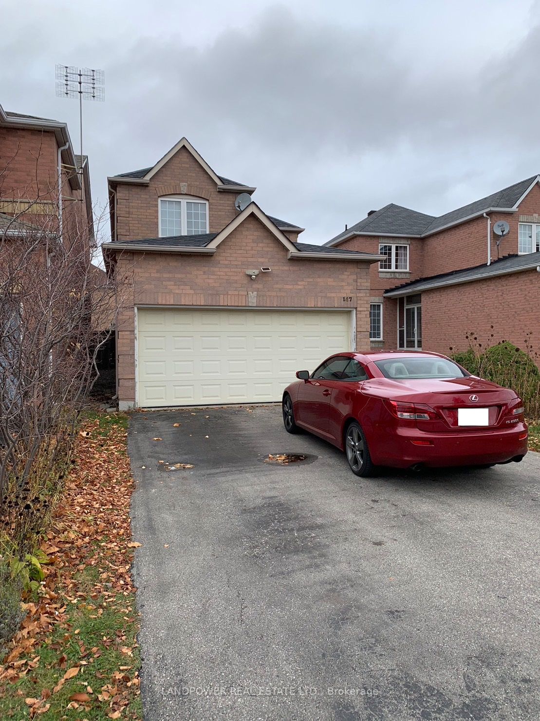 147 Cairncross Crescent S, Markham, ON L3S 3X9