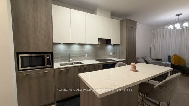 38 Water Walk Drive 731, Markham, ON L3R 6M8