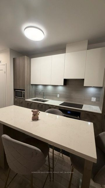 38 Water Walk Drive 731, Markham, ON L3R 6M8 photo 3