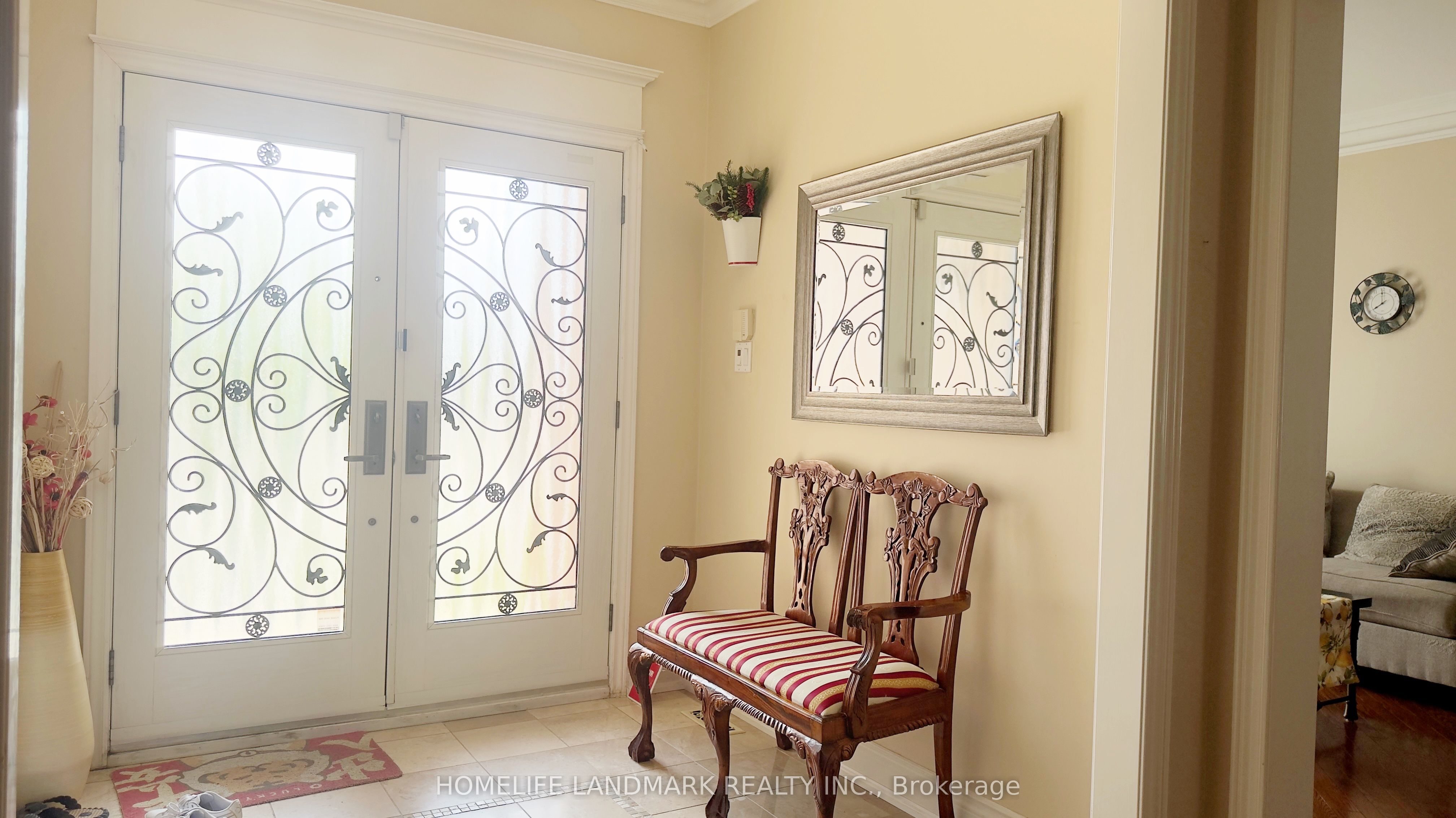 136 Worth Boulevard, Vaughan, ON L4J 7V5 photo 2