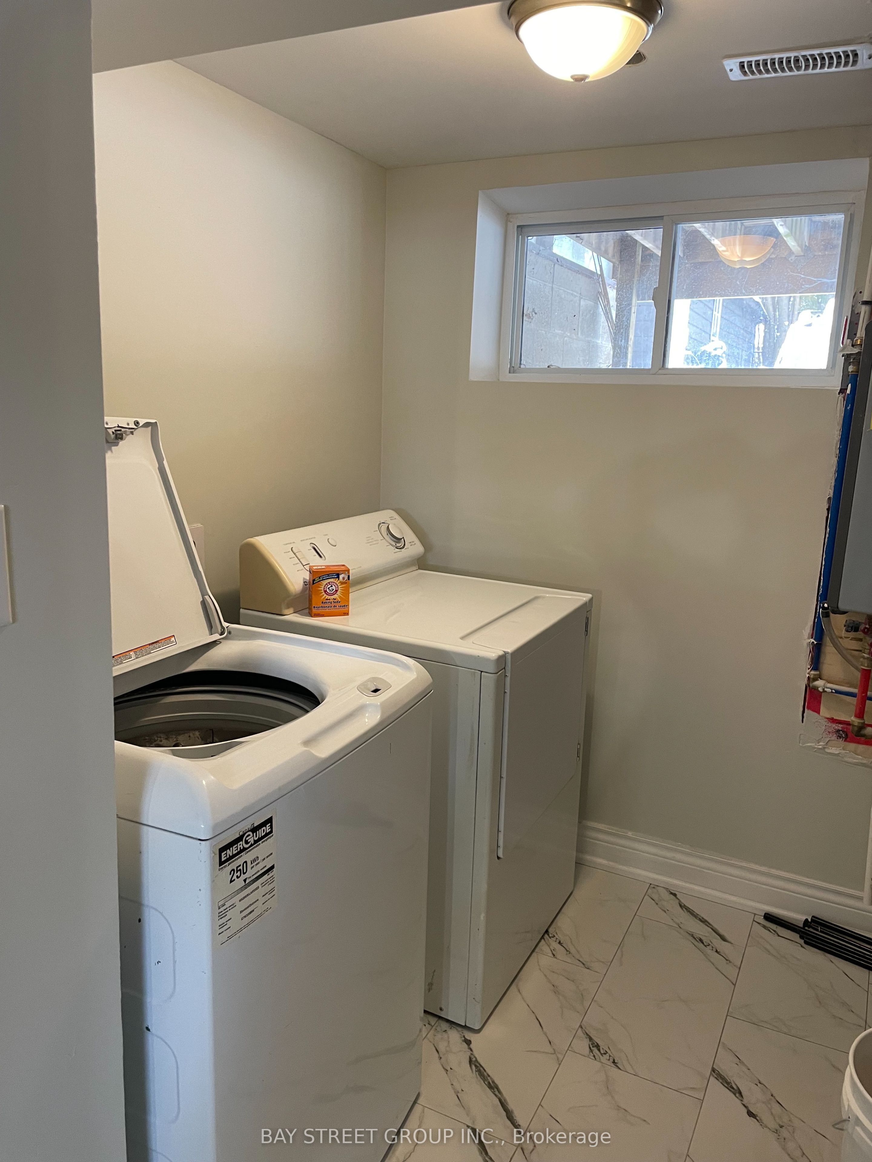 370 Centre Street E, Richmond Hill, ON L4C 1B6 photo 5