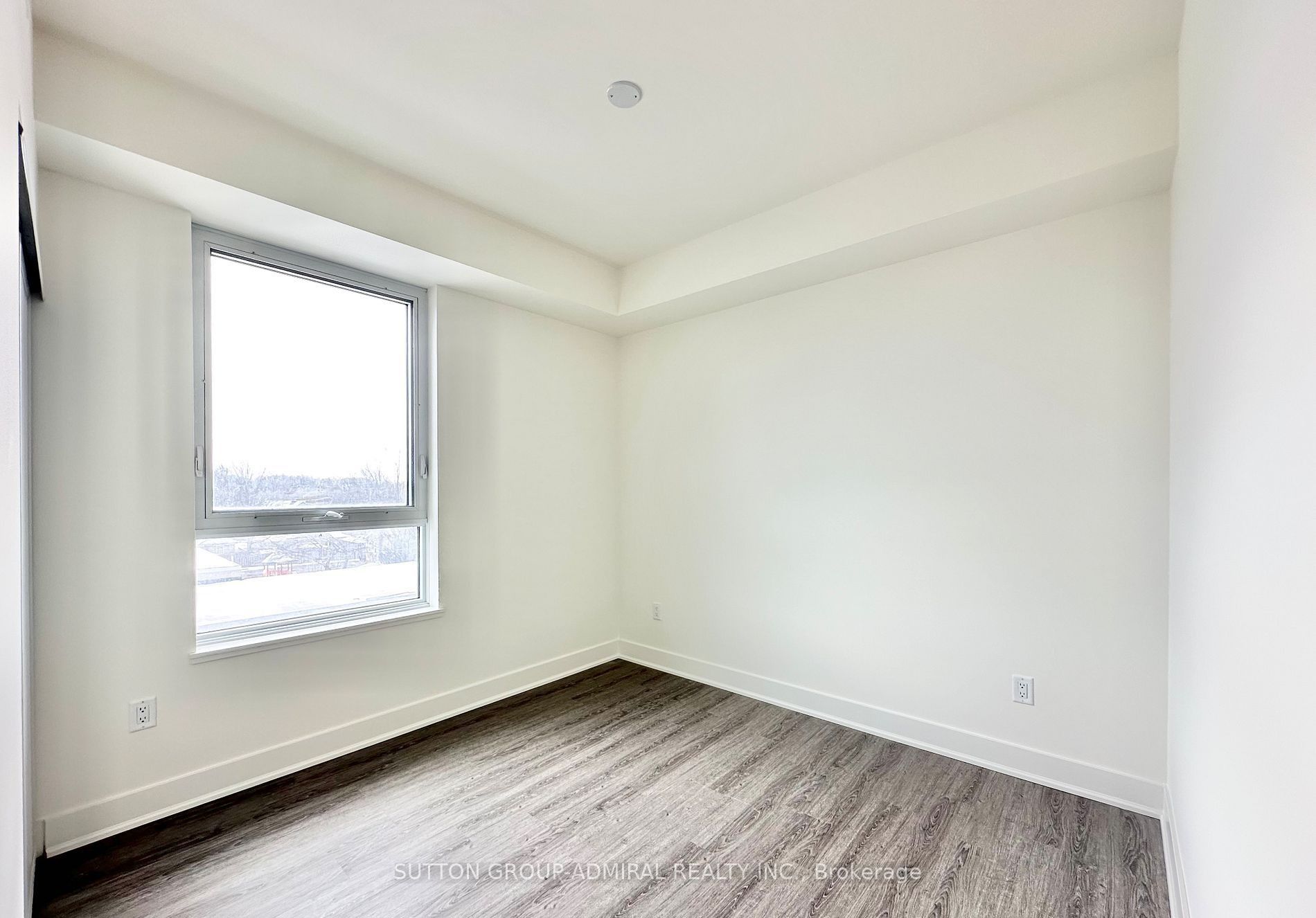 185 Deerfield Road 304, Newmarket, ON L3Y 0G7 photo 5