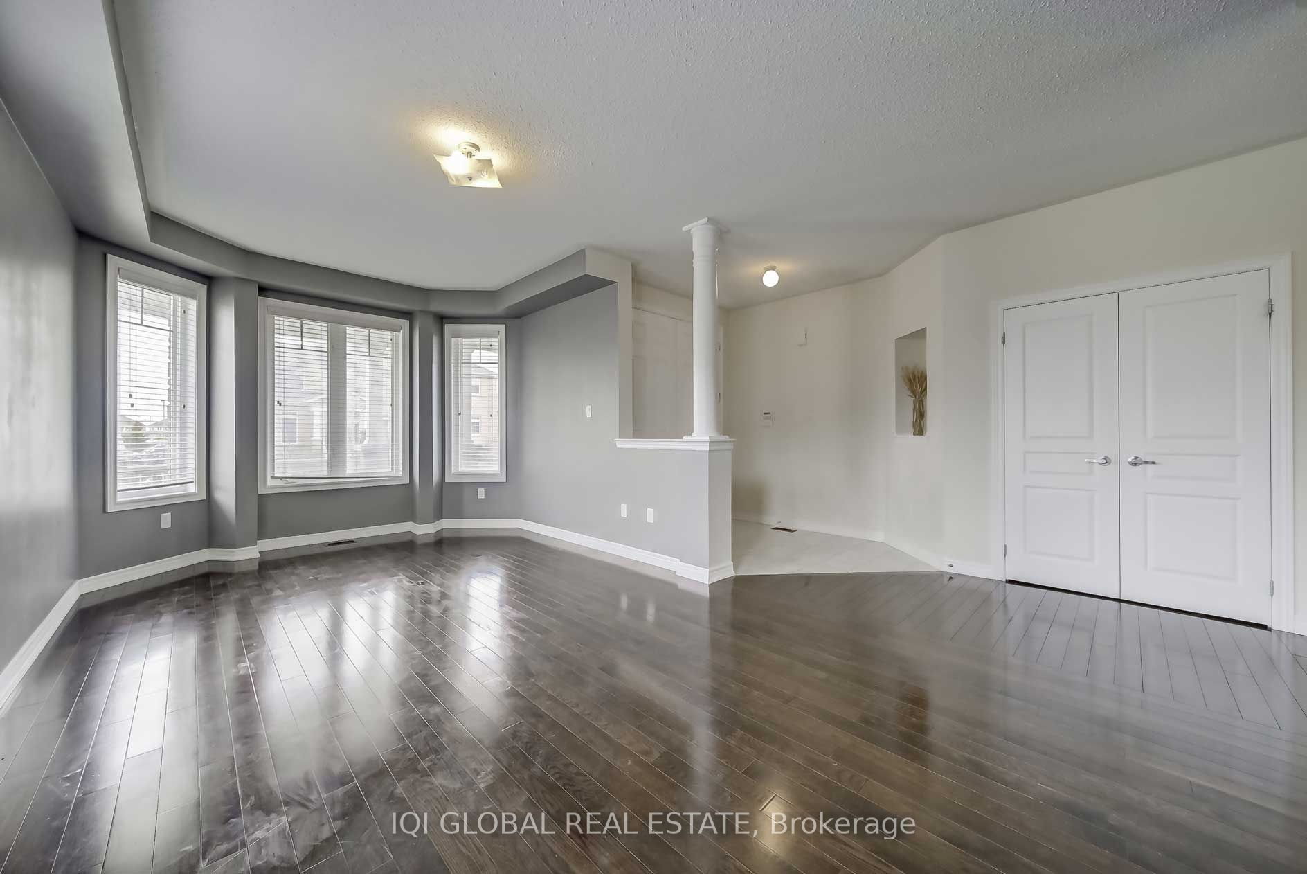 2 Bowkett Drive, Richmond Hill, ON L4E 0J8 photo 3