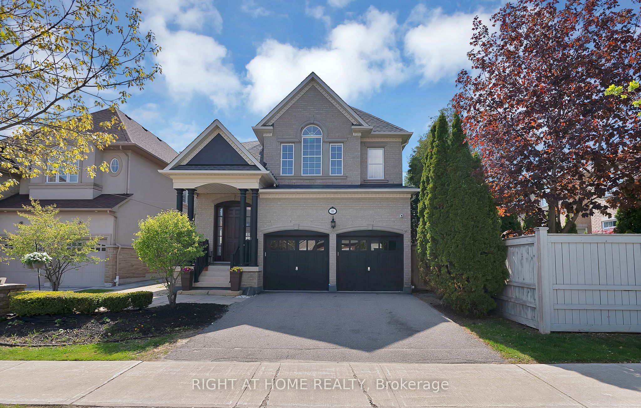 8 Yemina Gate, Vaughan, ON L6A 0G9