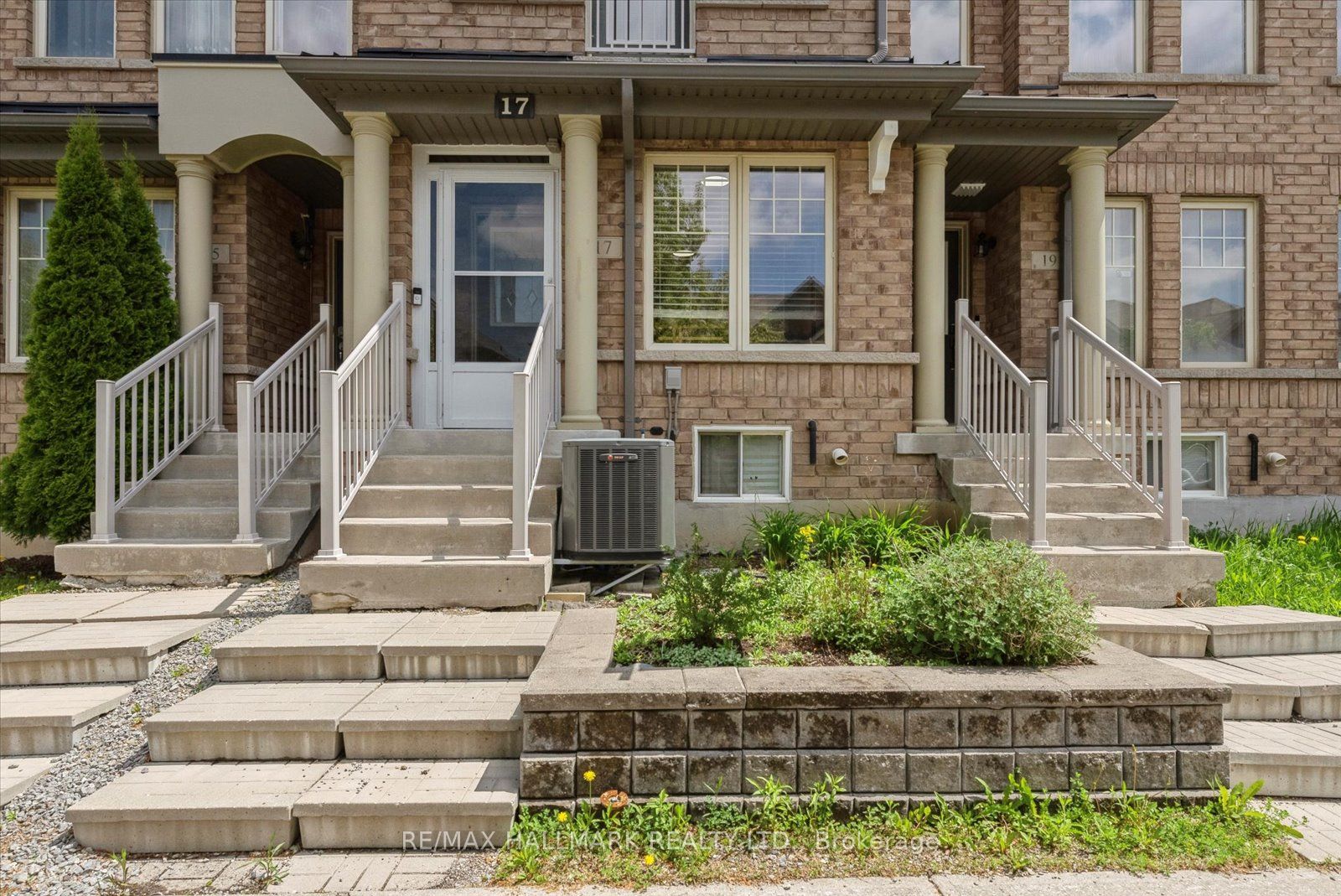 17 Valliere Drive, Markham, ON L6C 0M7 photo 3