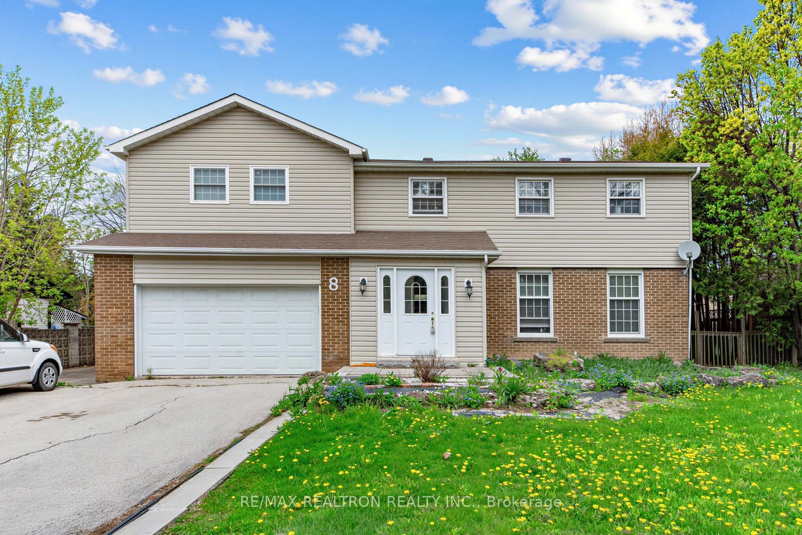 8 Gallacher Avenue, Richmond Hill, ON L4E 2W9 photo 3