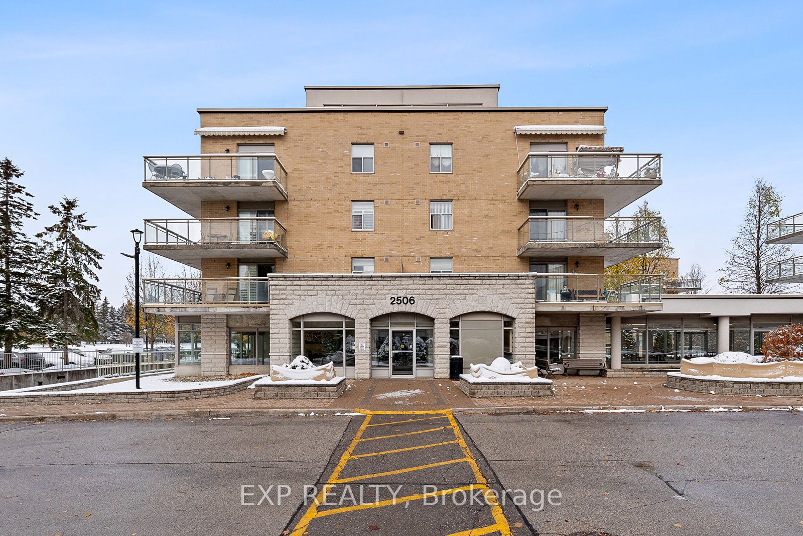 2506 Rutherford Road 210, Vaughan, ON L4K 5N4 photo 2