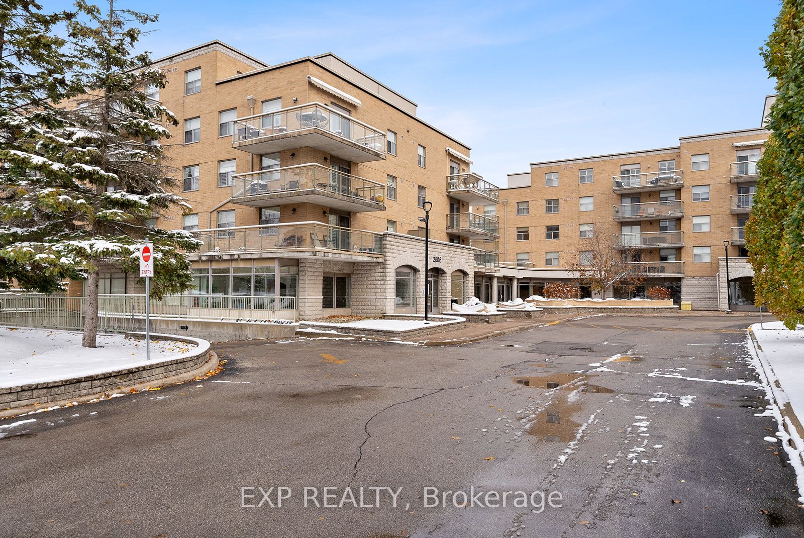 2506 Rutherford Road 210, Vaughan, ON L4K 5N4 photo 3