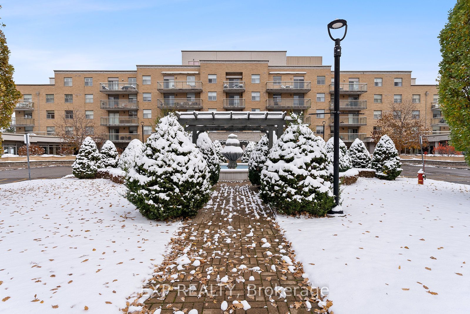 2506 Rutherford Road 210, Vaughan, ON L4K 5N4 photo 4