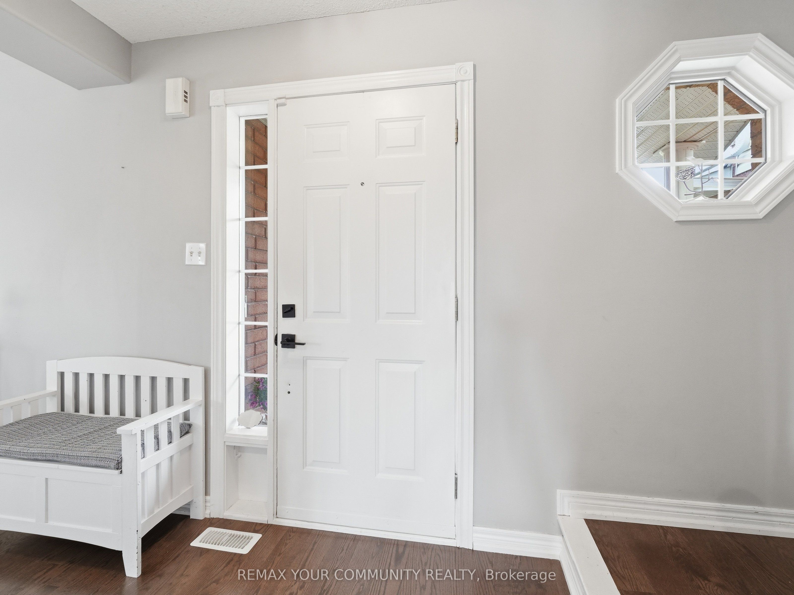 65 Adams Street, Bradford West Gwillimbury, ON L3Z 3E2 photo 5