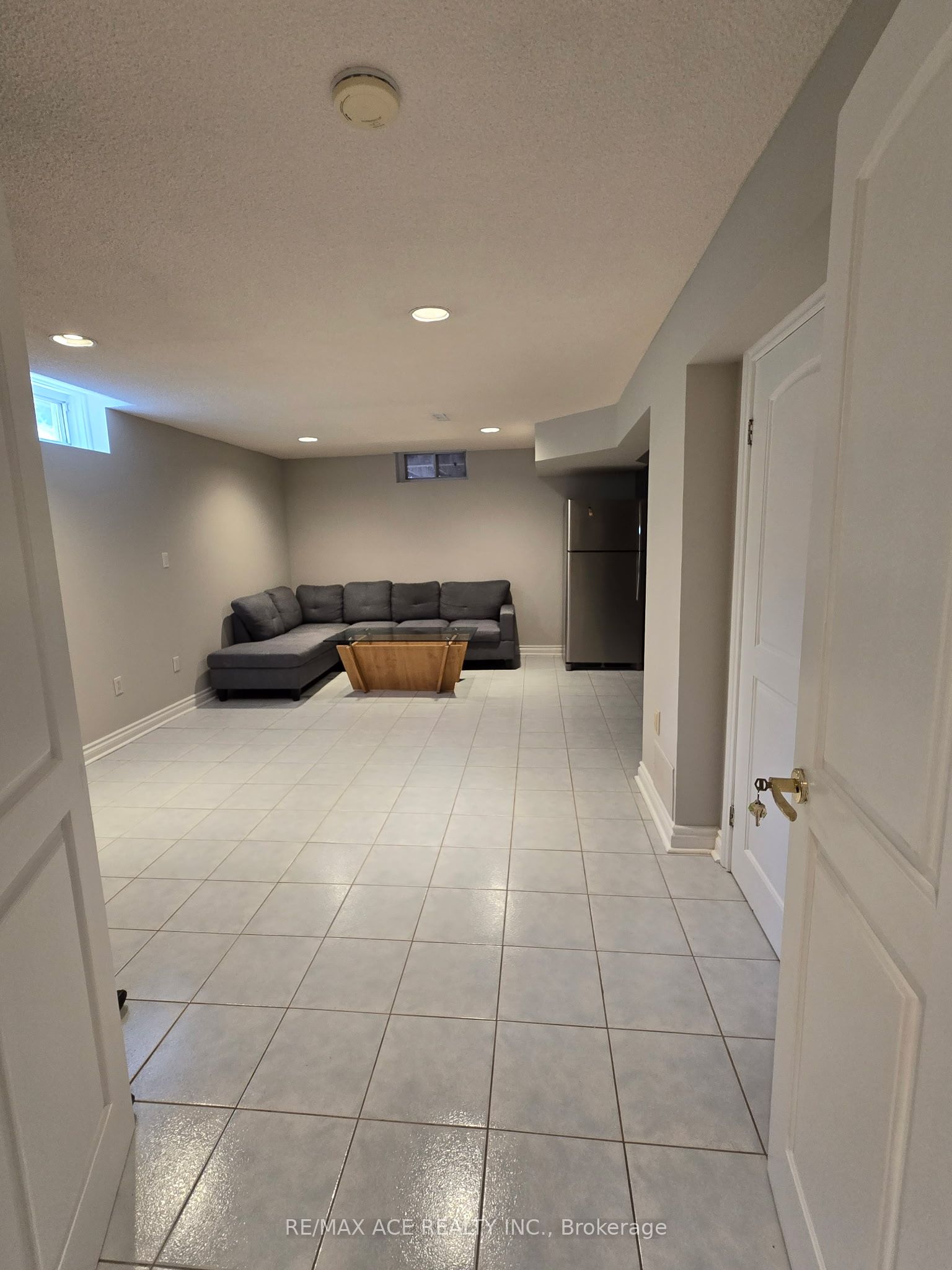 25 Pilkington Crescent BSMT, Vaughan, ON L4J 7J5 photo 4