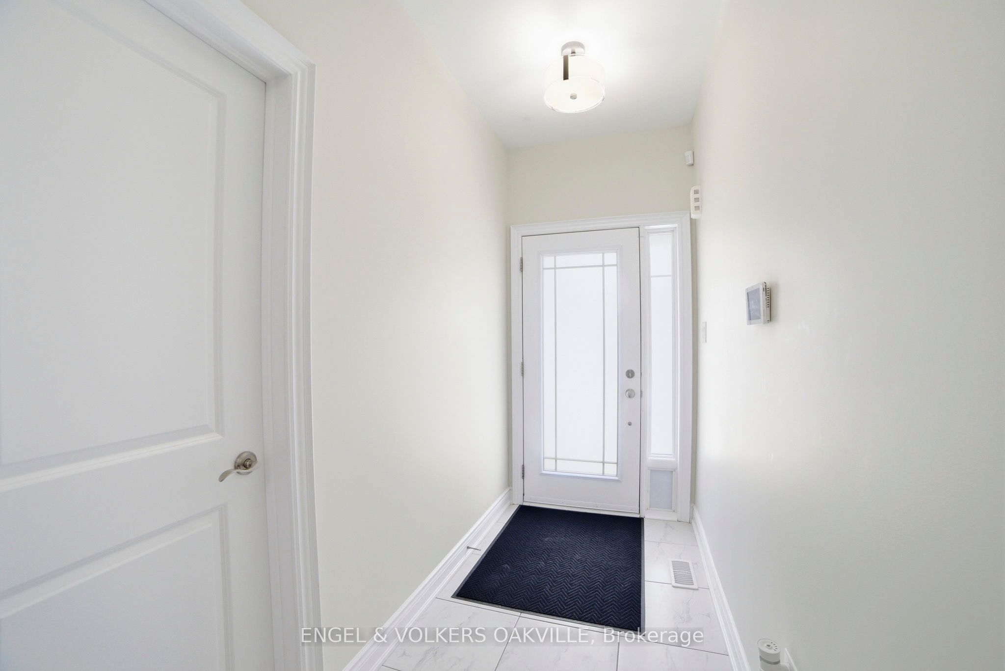 183 Sutherland Avenue, Bradford West Gwillimbury, ON L3Z 4H6 photo 5
