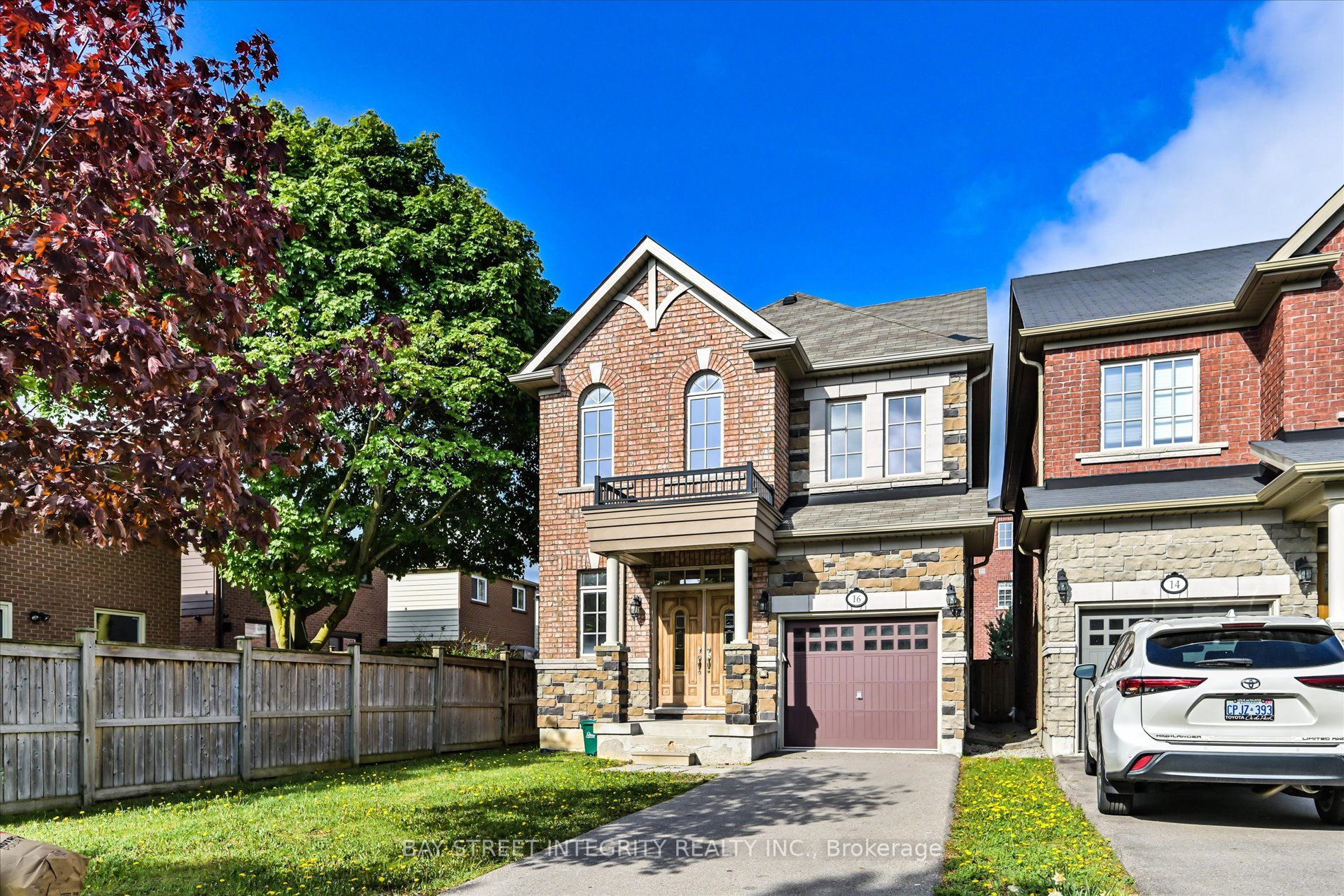 16 Coventry Court, Richmond Hill, ON L4C 0X1