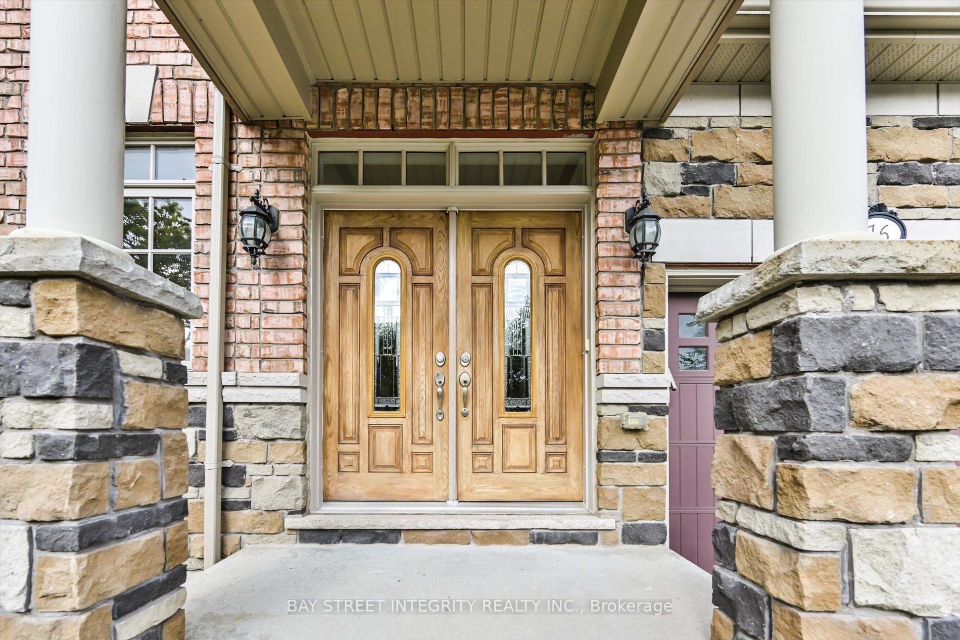 16 Coventry Court, Richmond Hill, ON L4C 0X1 photo 3