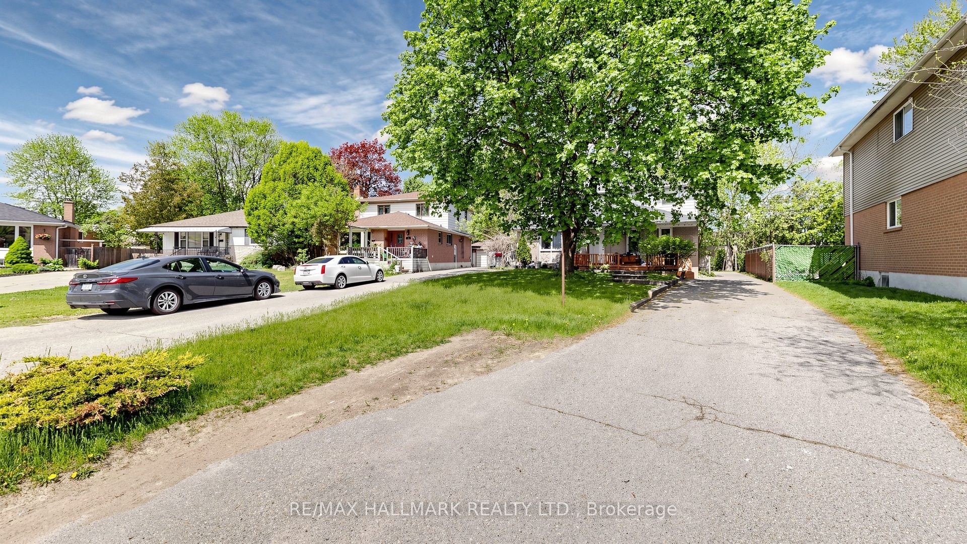 46 Collins Crescent, Aurora, ON L4G 2W2 photo 2