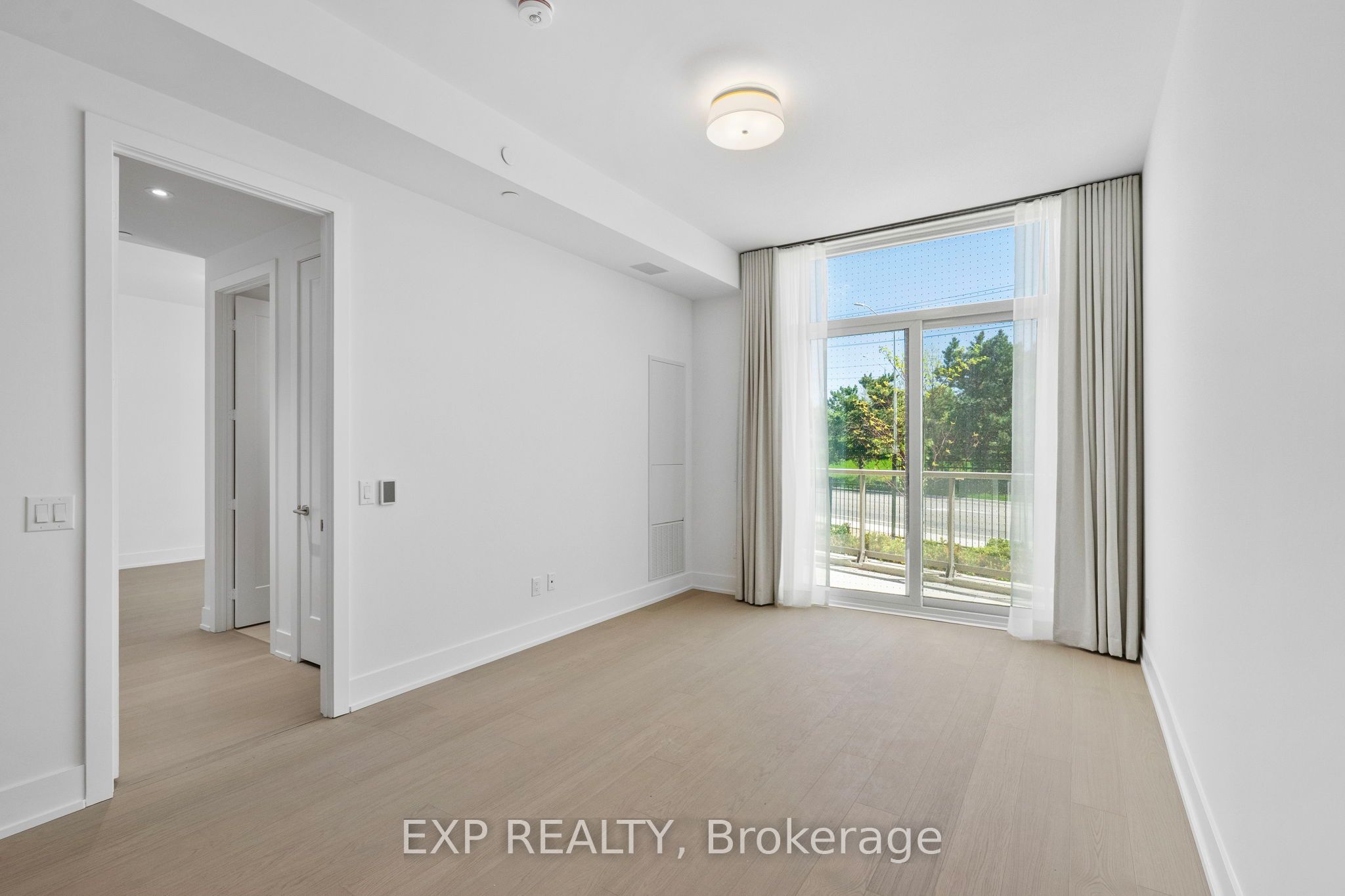 399 Royal Orchard Boulevard 116, Markham, ON L3T 0H3 photo 4