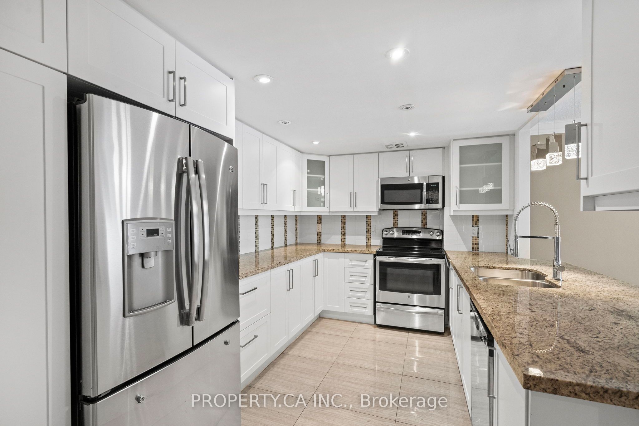 7601 Bathurst Street 101, Vaughan, ON L4J 4H5 photo 4