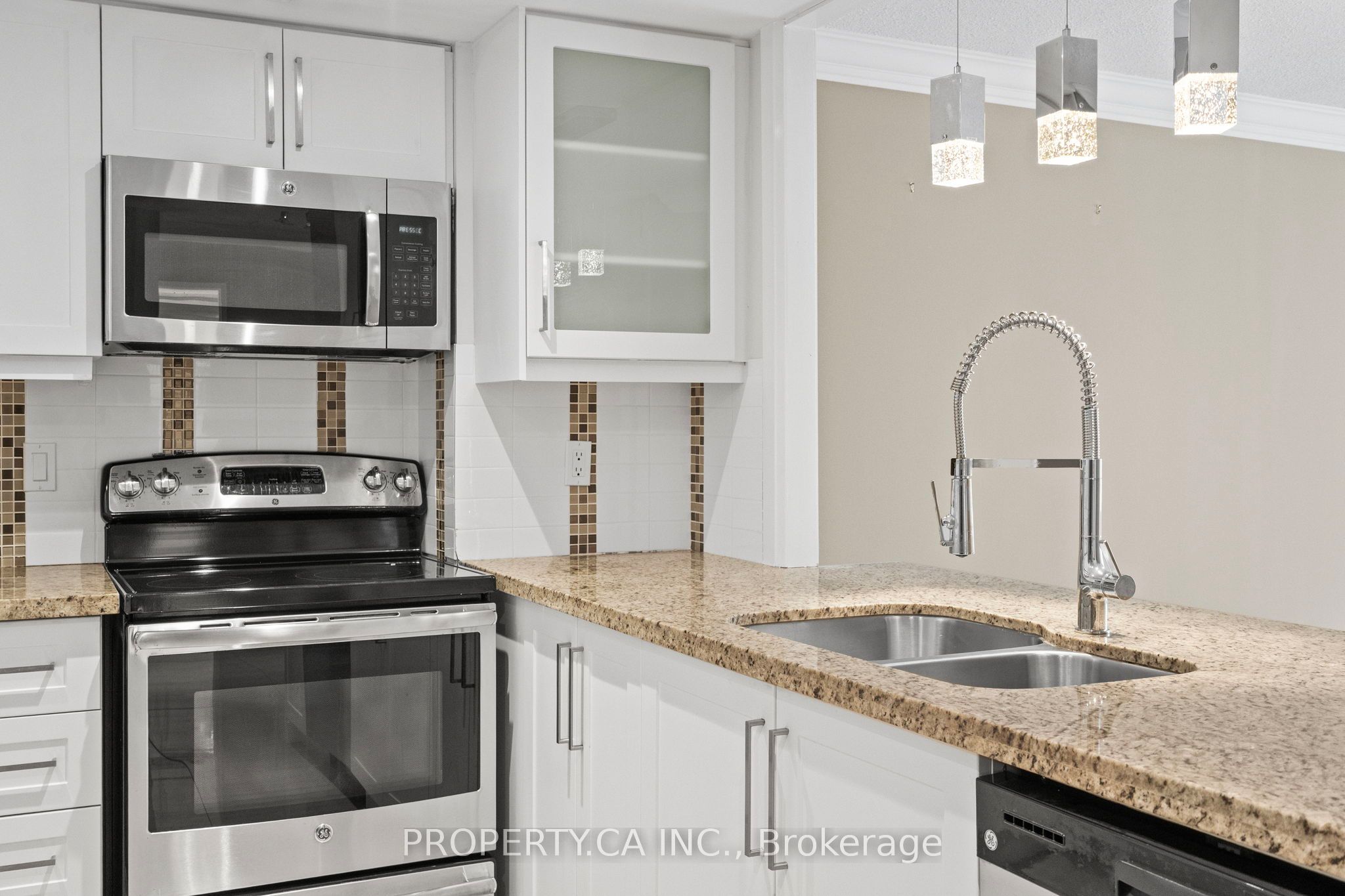 7601 Bathurst Street 101, Vaughan, ON L4J 4H5 photo 5