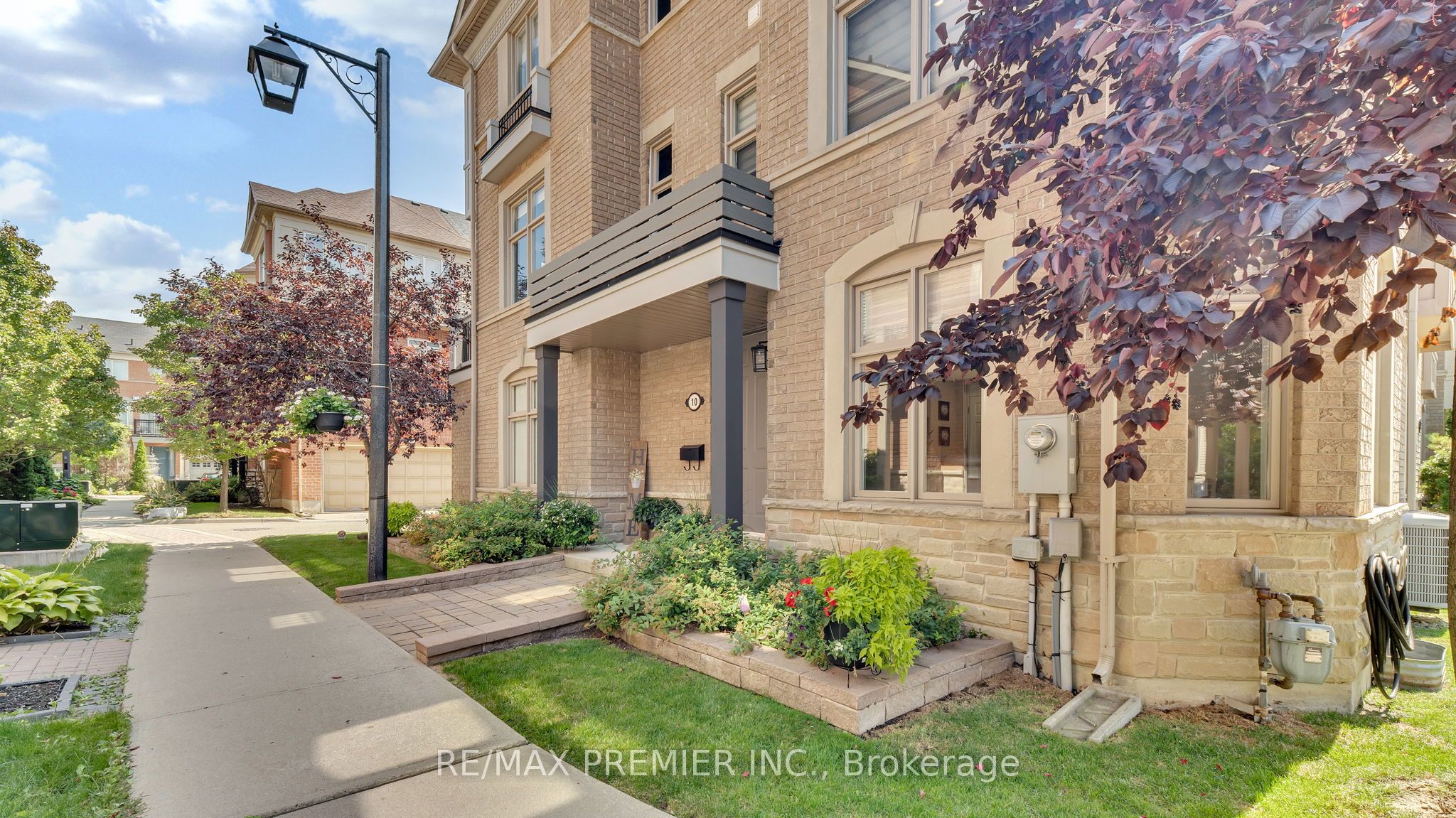10 Henry Peters Lane, Vaughan, ON L4L 0A7 photo 3