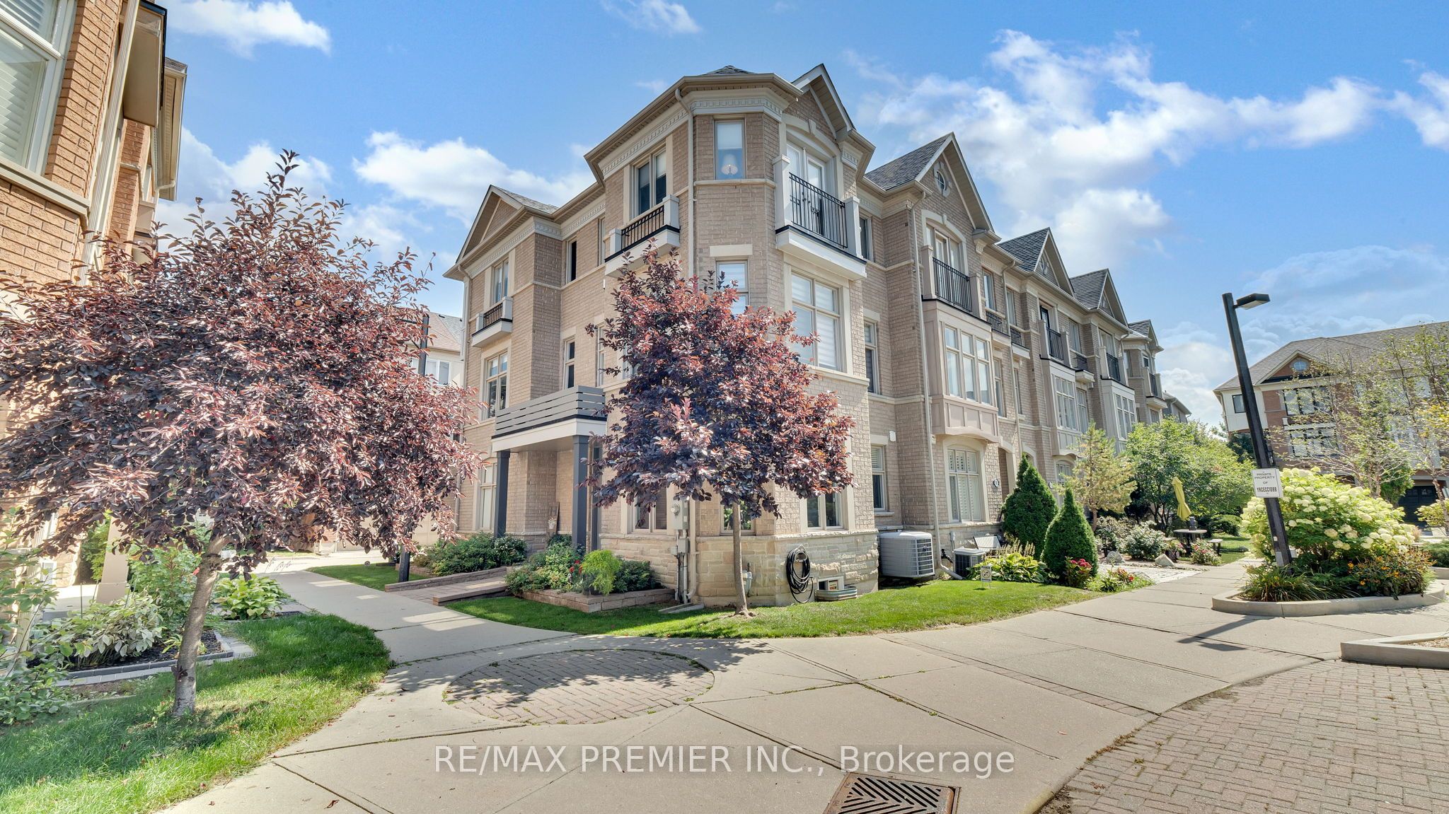 10 Henry Peters Lane, Vaughan, ON L4L 0A7 photo 5