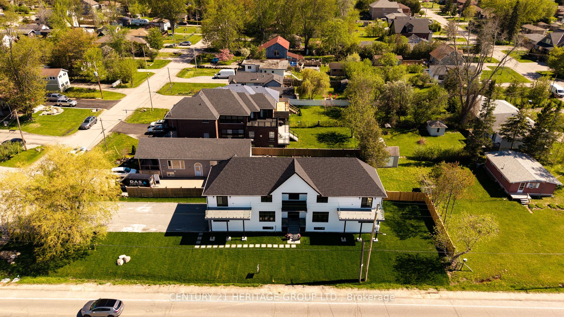 802 Willowview Road, Georgina, ON L0E 1S0