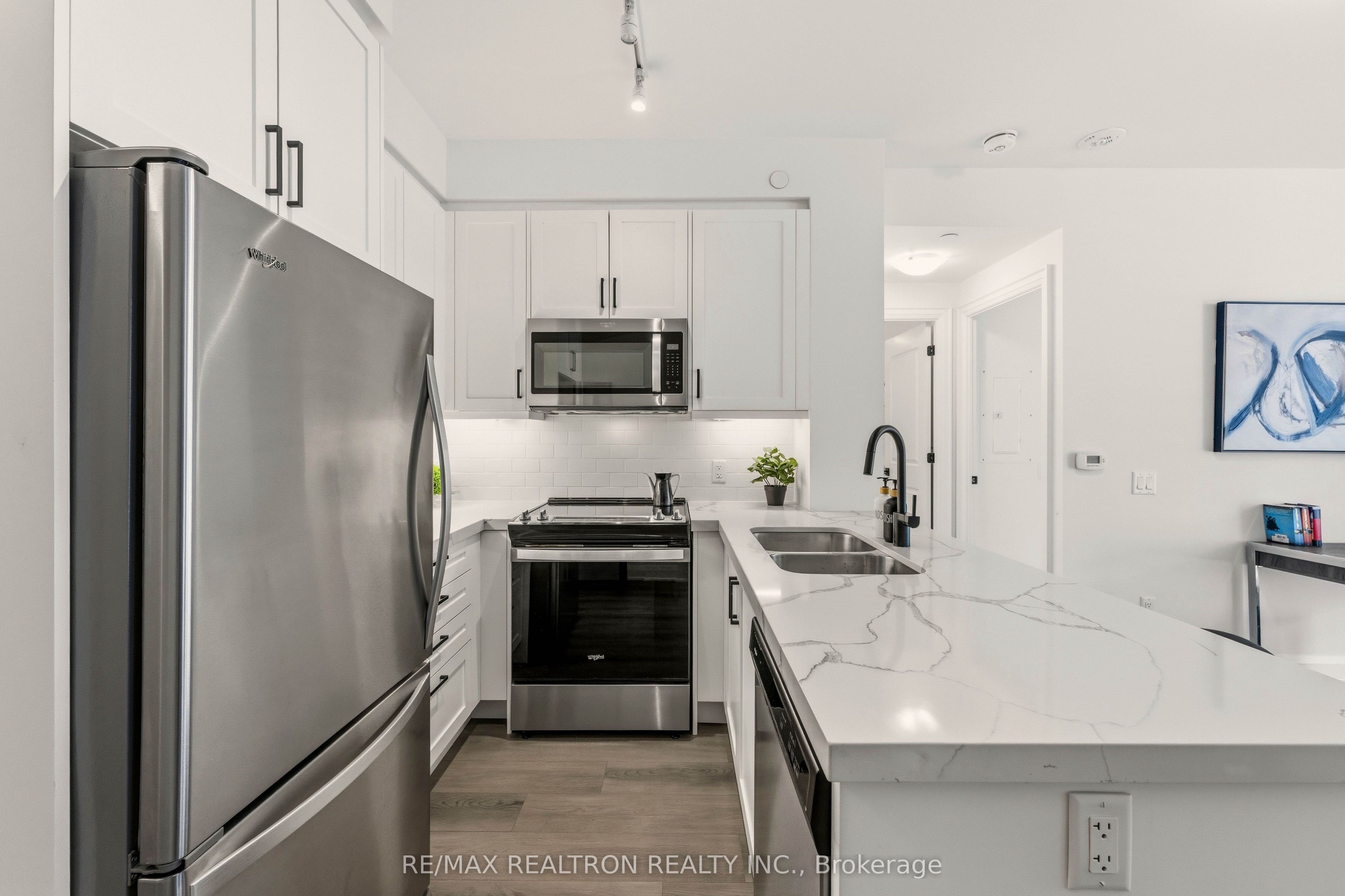 20 Gatineau Drive N 1301, Vaughan, ON L4J 0L3 photo 2