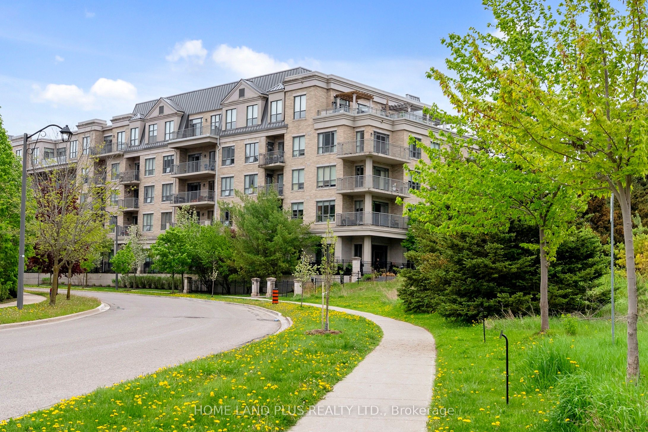 180 John West Way 422, Aurora, ON L4G 0R3 photo 3