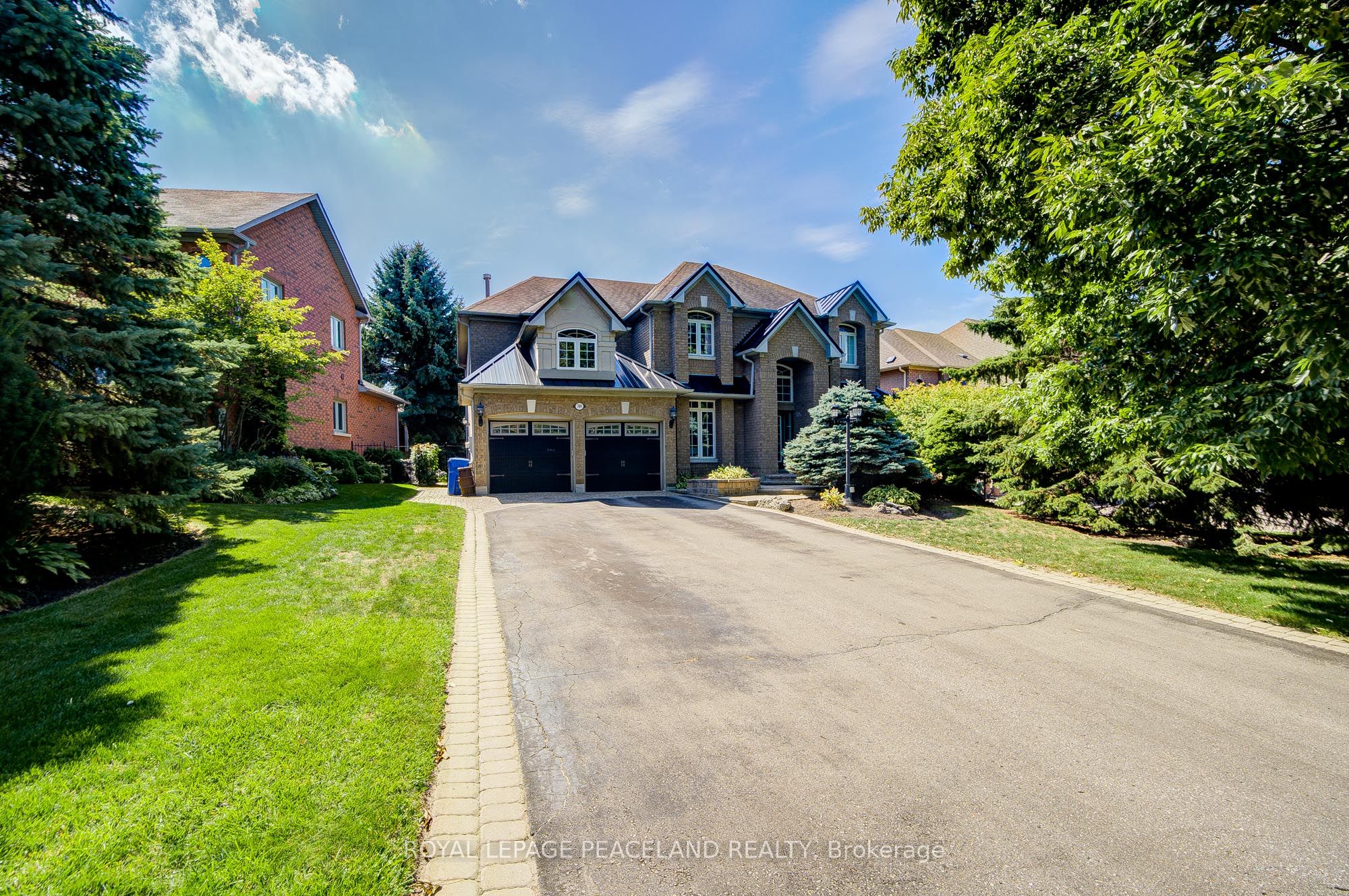 709 Highland Blade Road, Newmarket, ON L3X 1P3
