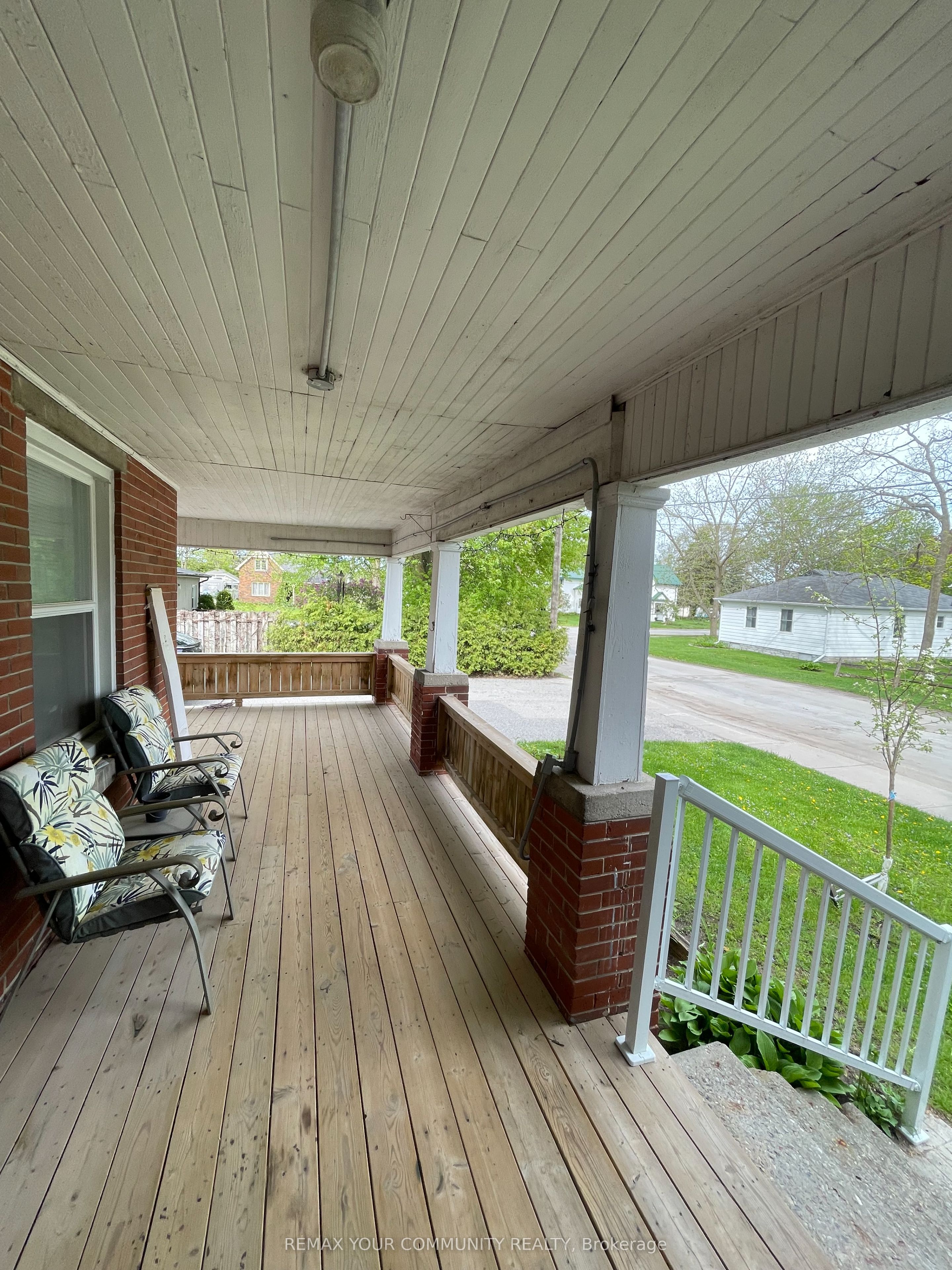 50 Middle Street 2, Georgina, ON L0E 1R0 photo 3