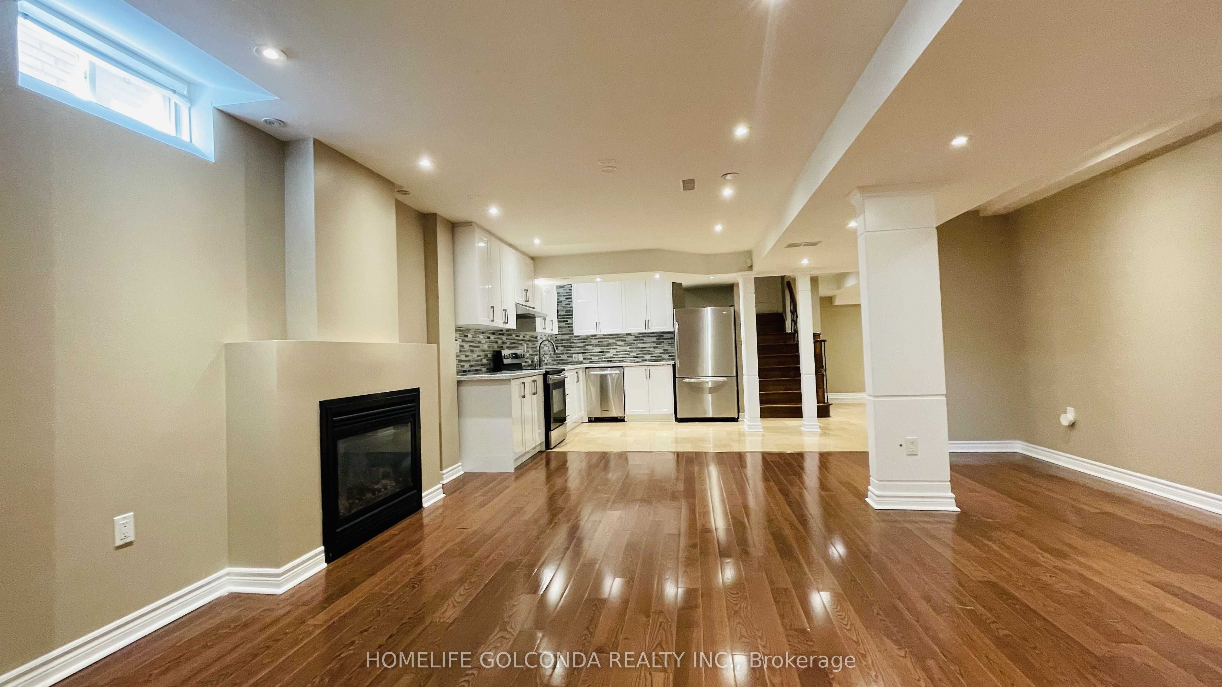 110A Bond Crescent Lower, Richmond Hill, ON L4E 3L1 photo 3