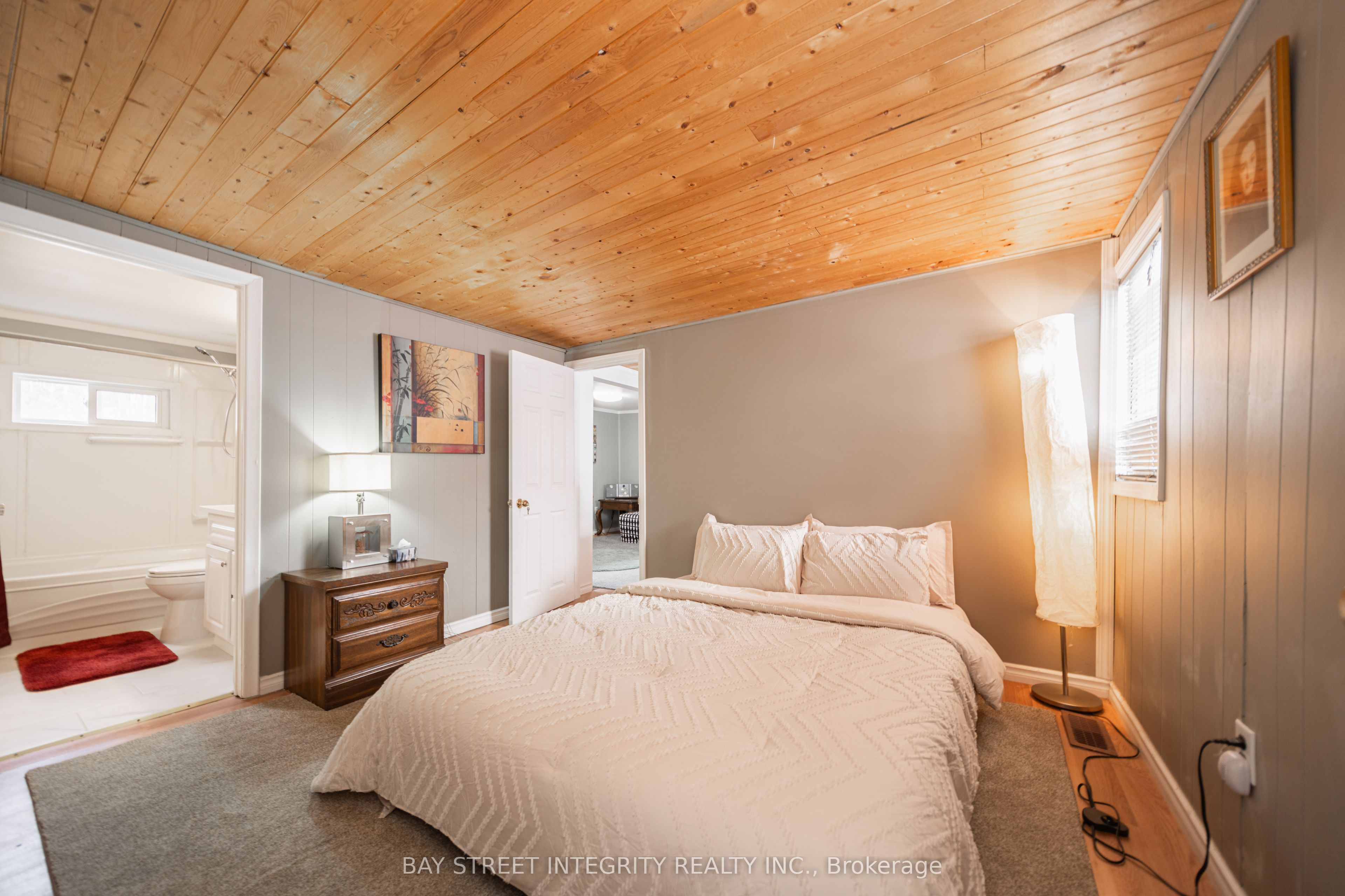 74 De La Salle Boulevard, Georgina, ON L0E 1S0 photo 2