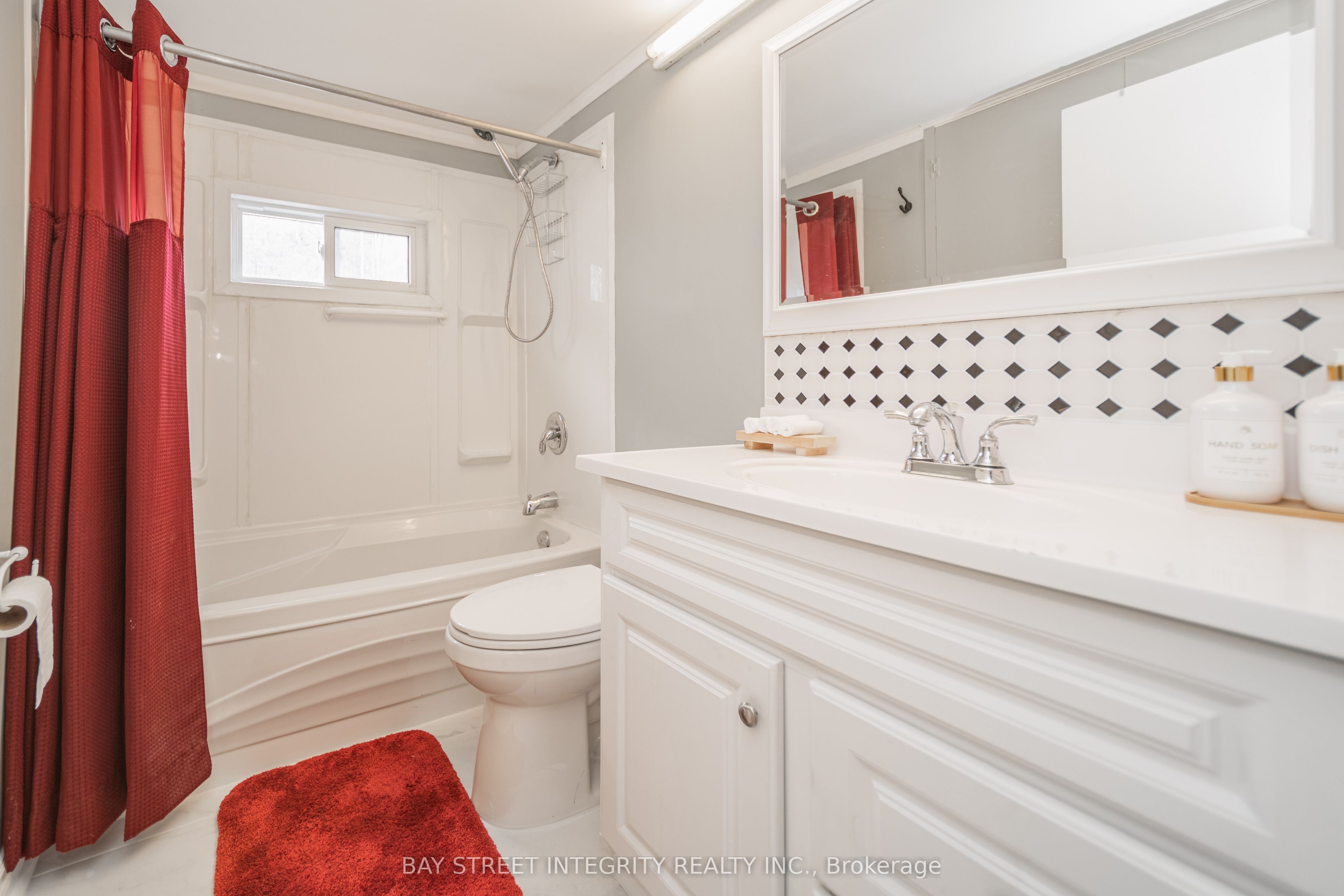 74 De La Salle Boulevard, Georgina, ON L0E 1S0 photo 4