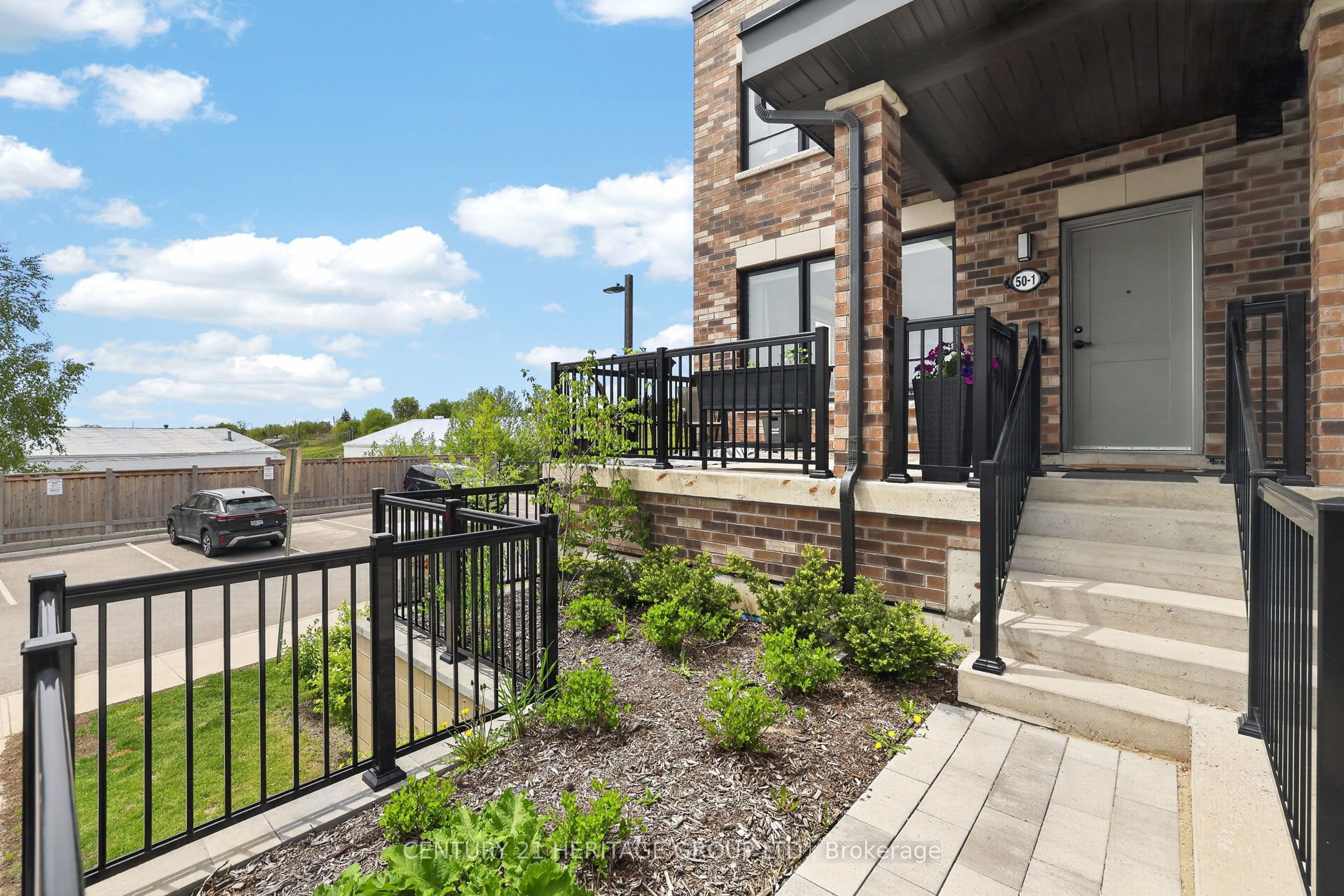 50 Baynes Way 1, Bradford West Gwillimbury, ON L3Z 4M4 photo 3