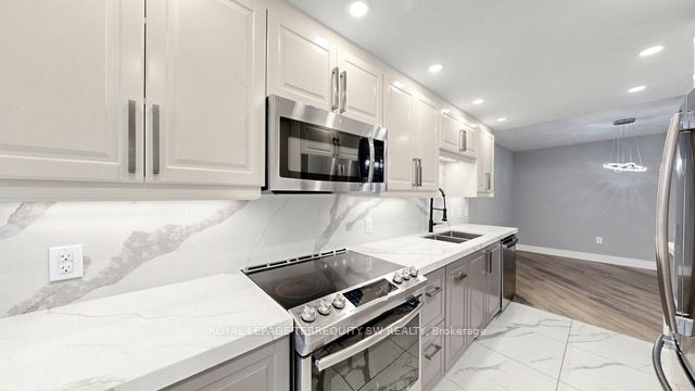 7440 Bathurst Street 512, Vaughan, ON L4J 7K8 photo 3