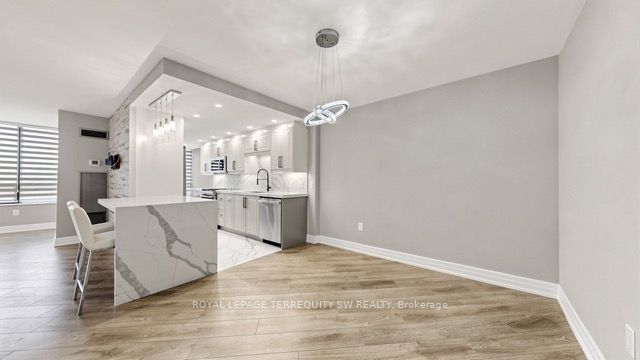 7440 Bathurst Street 512, Vaughan, ON L4J 7K8 photo 5