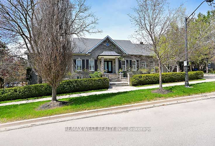 5 Humberview Drive, Vaughan, ON L4H 1B1
